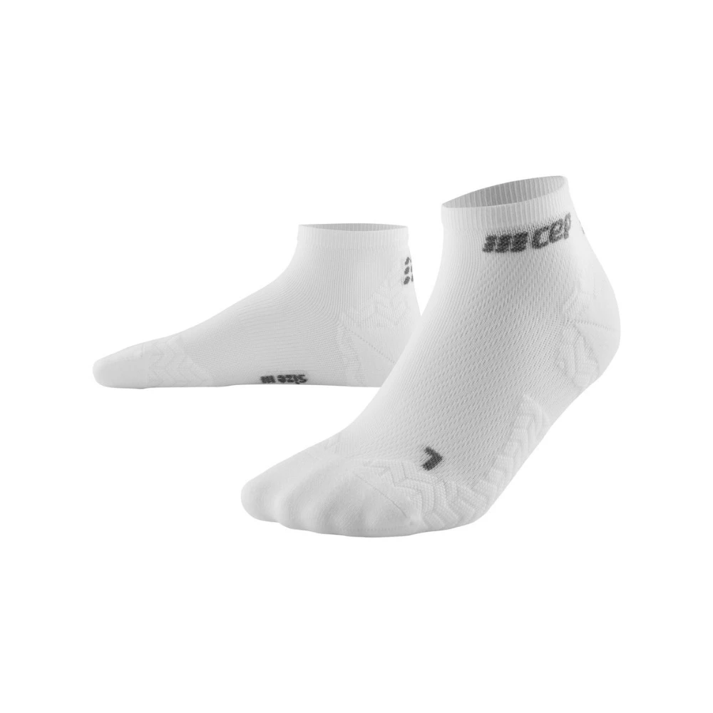 1. CEP - sosete compresie peste glezna - ultralight socks low cut v3 - white