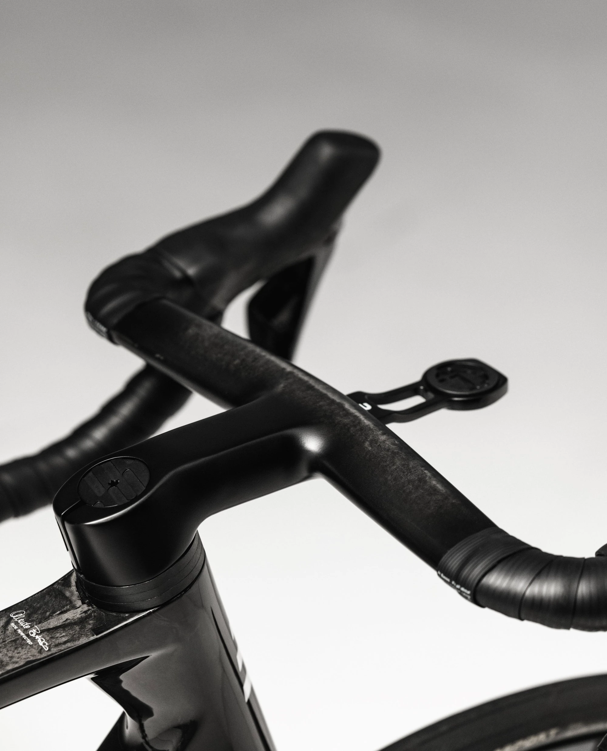 5. Bicicletă șosea Basso SV UItegra Di2 - Pure Black