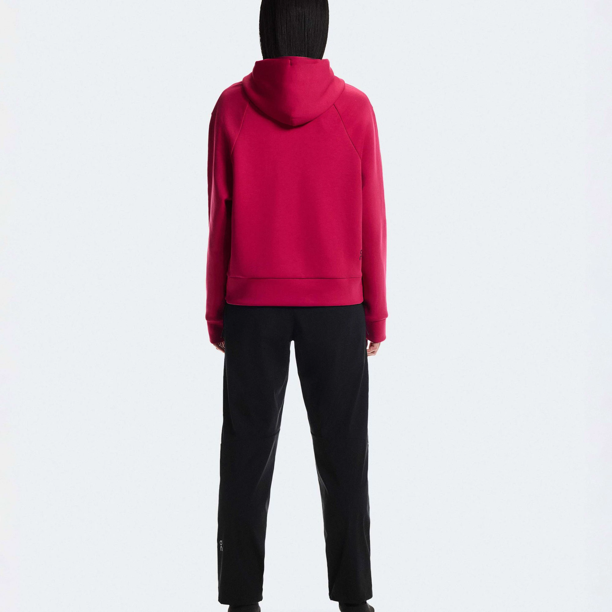 2. On - hanorac - Focus Tech Hoodie W - Grenadine