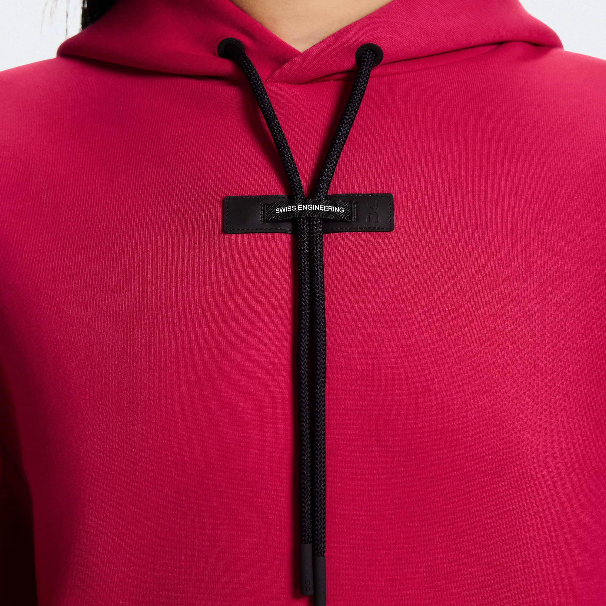 5. On - hanorac - Focus Tech Hoodie W - Grenadine