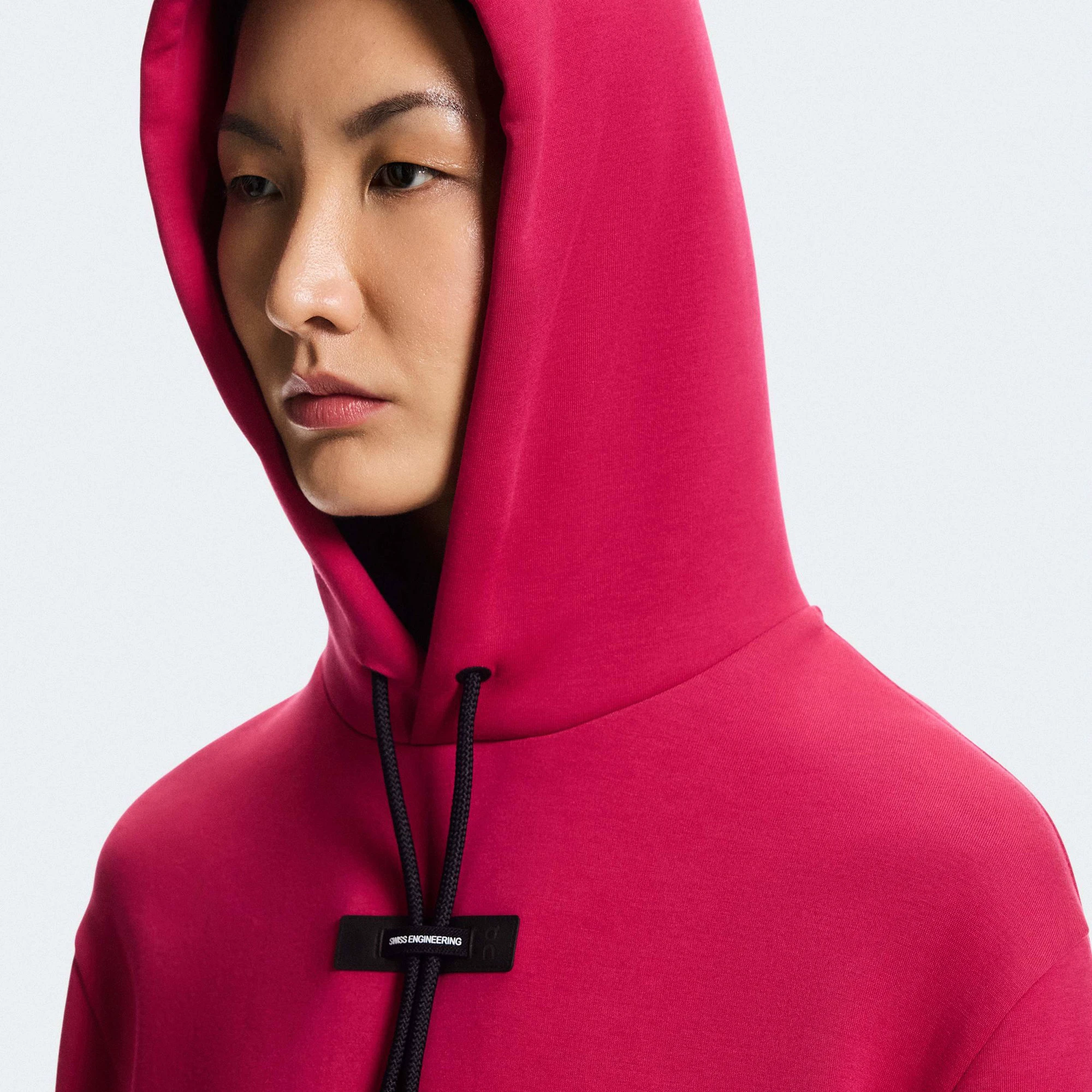 4. On - hanorac - Focus Tech Hoodie W - Grenadine
