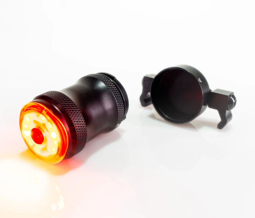 2. Lezyne - Lumina spate stop - SADDLE Drive 250 Lumen - negru