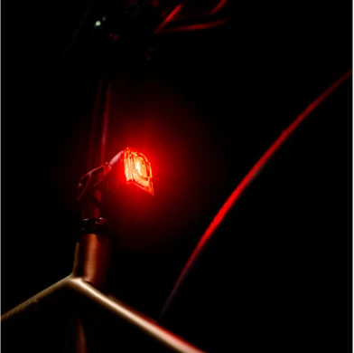 3. Lezyne - lumini spate stop - KTV DRIVE PRO+ -150 lumeni - USB - negru