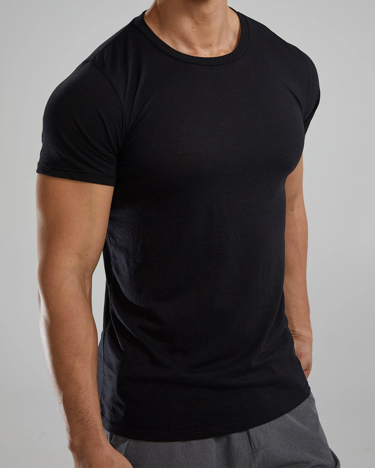 5. Tricou tehnic TYR Unisex Lightweight Ultrasoft Tech - negru | confortabil