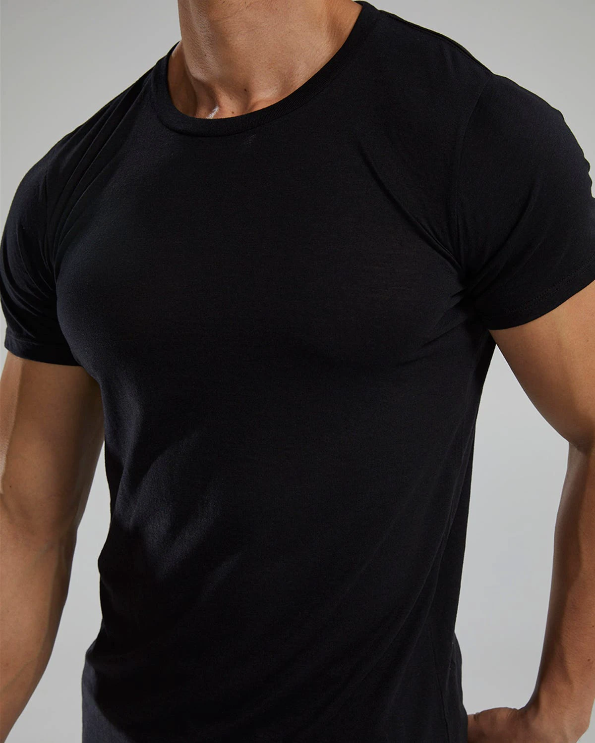 6. Tricou tehnic TYR Unisex Lightweight Ultrasoft Tech - negru | confortabil