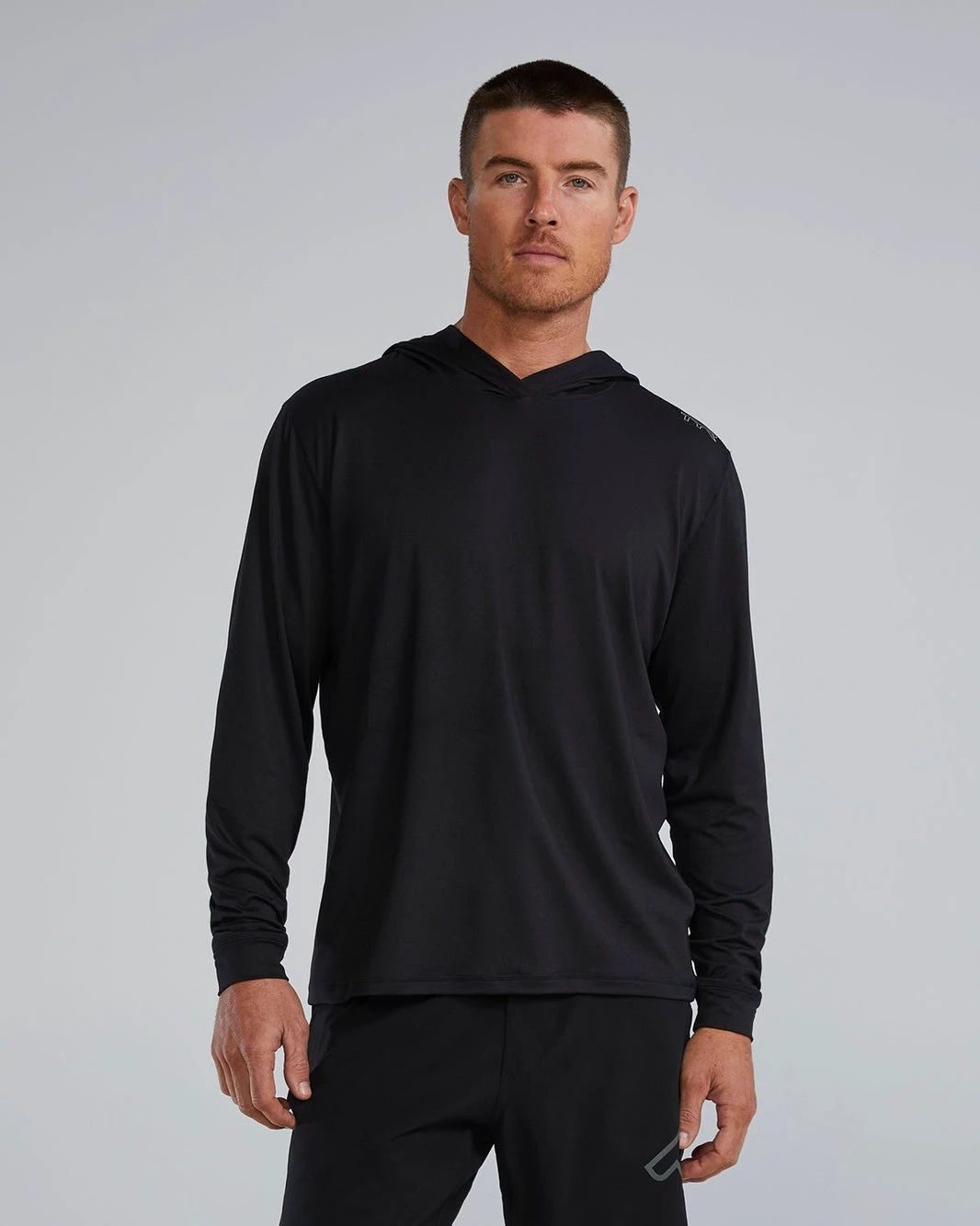 1. Hanorac TYR SLS Tech Performance Hoodie - negru | confortabil și durabil
