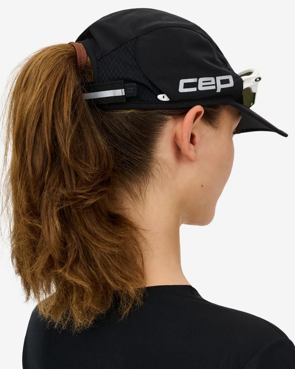 7. Șapcă alergare CEP Core Run Cap - neagră | reflectorizantă, protecție UV