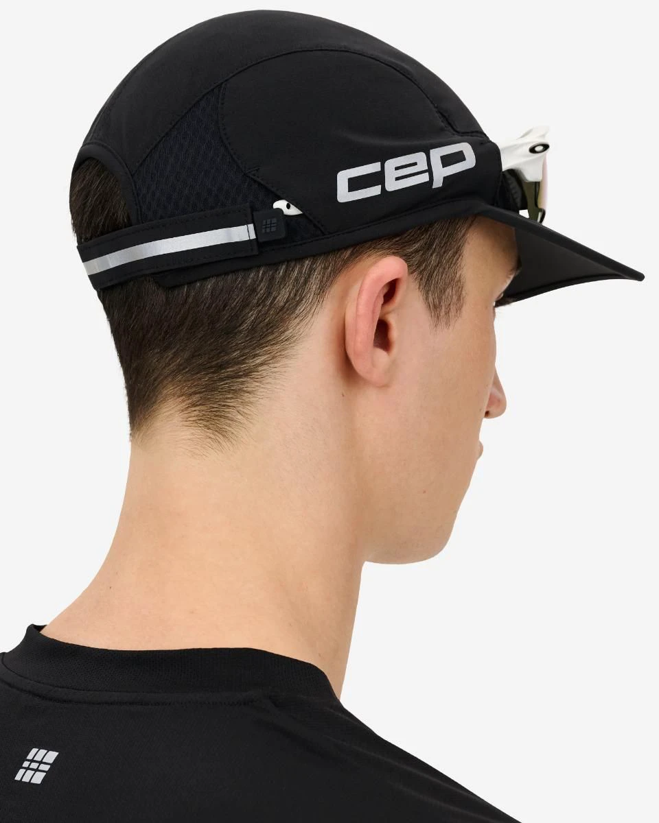 9. Șapcă alergare CEP Core Run Cap - neagră | reflectorizantă, protecție UV