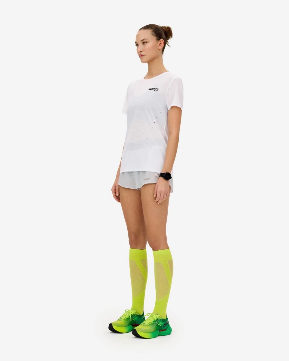 8. Pantaloni scurți alergare CEP Pro Run Ultralight - gri deschis | ultraușori