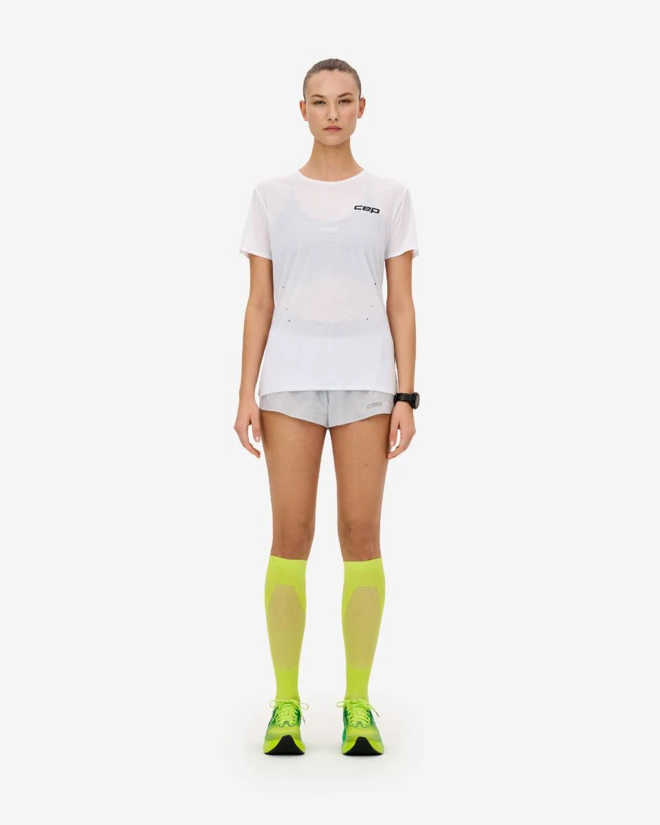 9. Pantaloni scurți alergare CEP Pro Run Ultralight - gri deschis | ultraușori