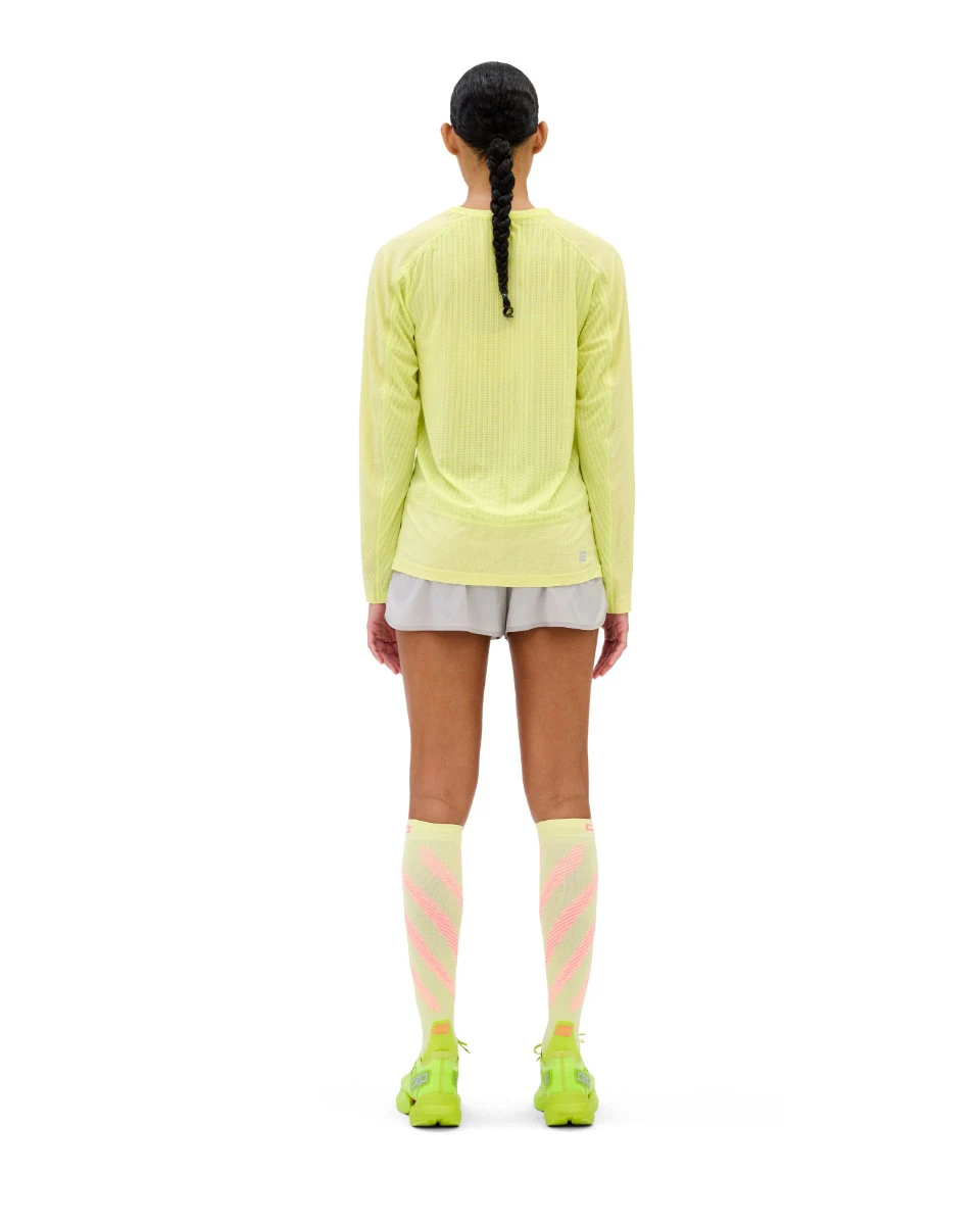 6. Pantaloni scurți alergare CEP Core Run Loose Fit femei - gri deschis | largi, rezistenți vânt