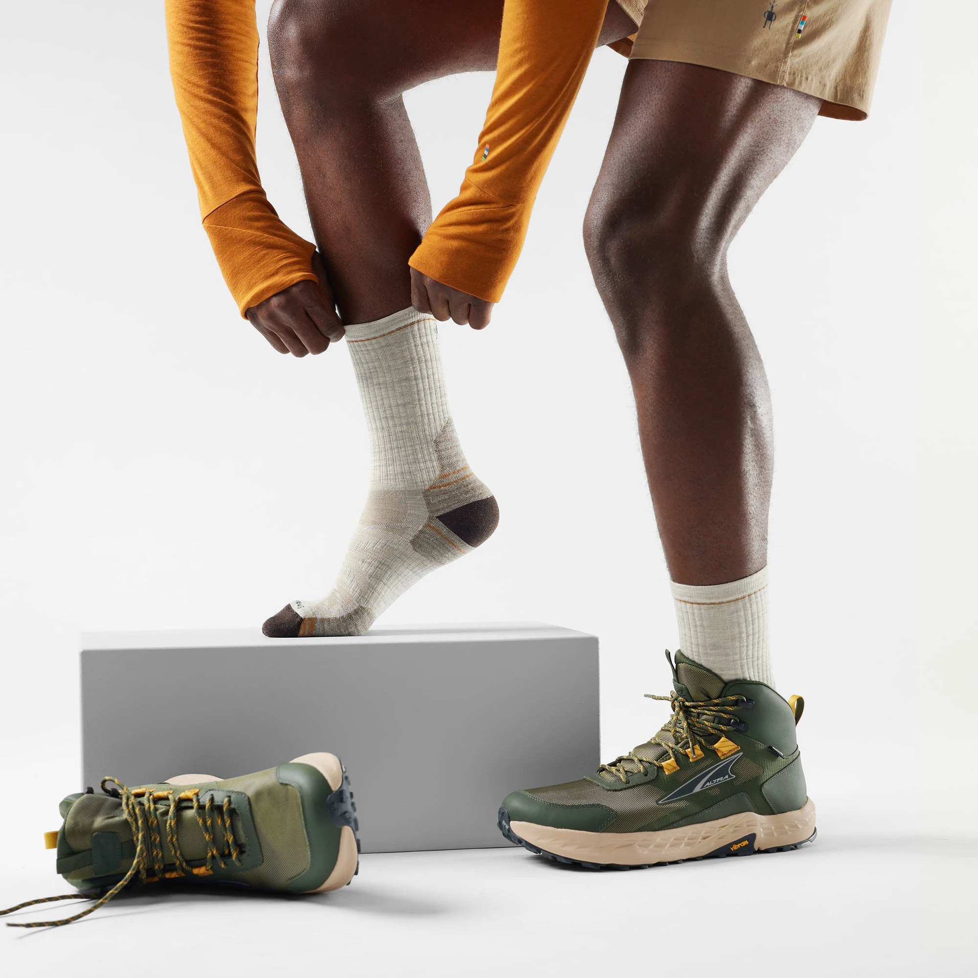 2. Șosete Merino hiking Smartwool Hike - gri Ash | Mid Crew | Targeted Cushion