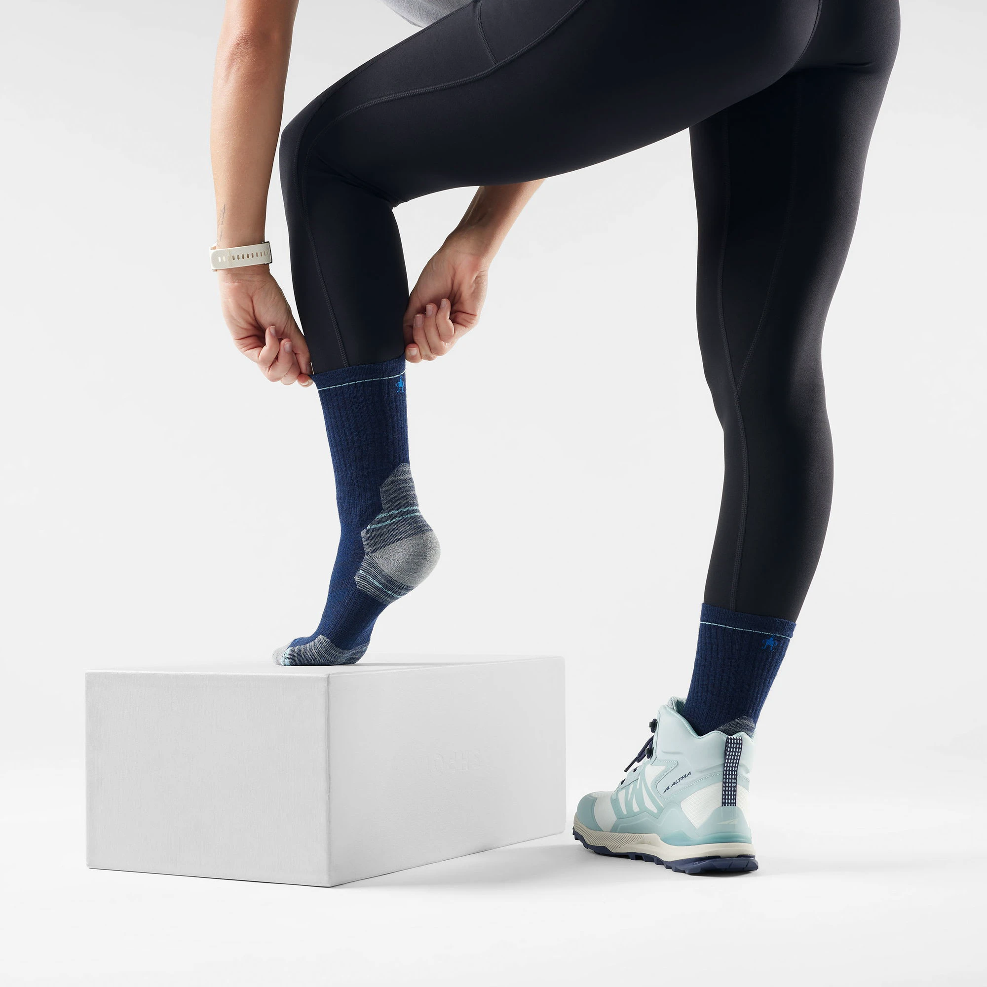 2. Șosete Merino hiking Smartwool Hike - bleumarin Deep Navy | Mid Crew | Targeted Cushion