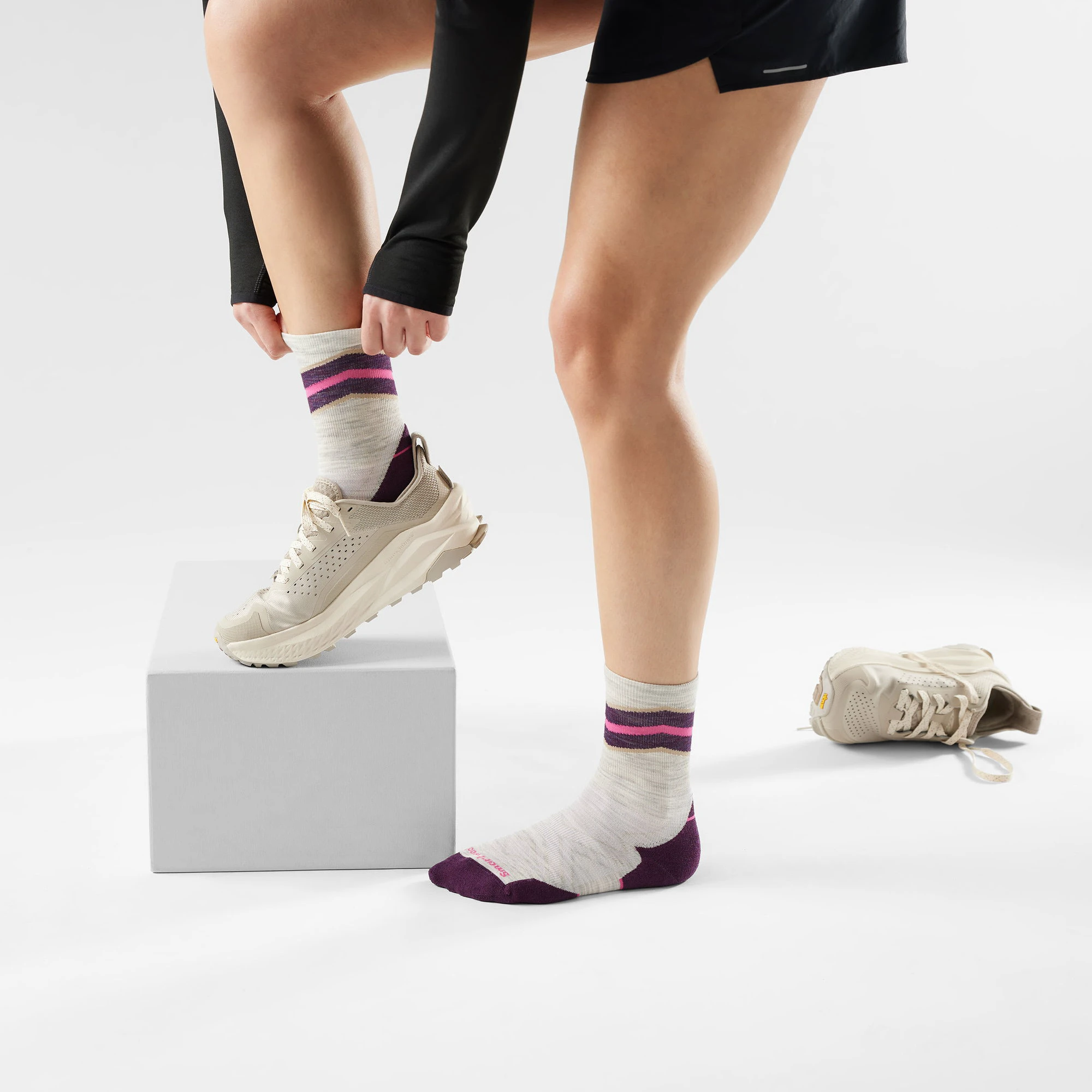 2. Șosete Merino alergare Smartwool Run - gri Ash | Mid Crew | Targeted Cushion