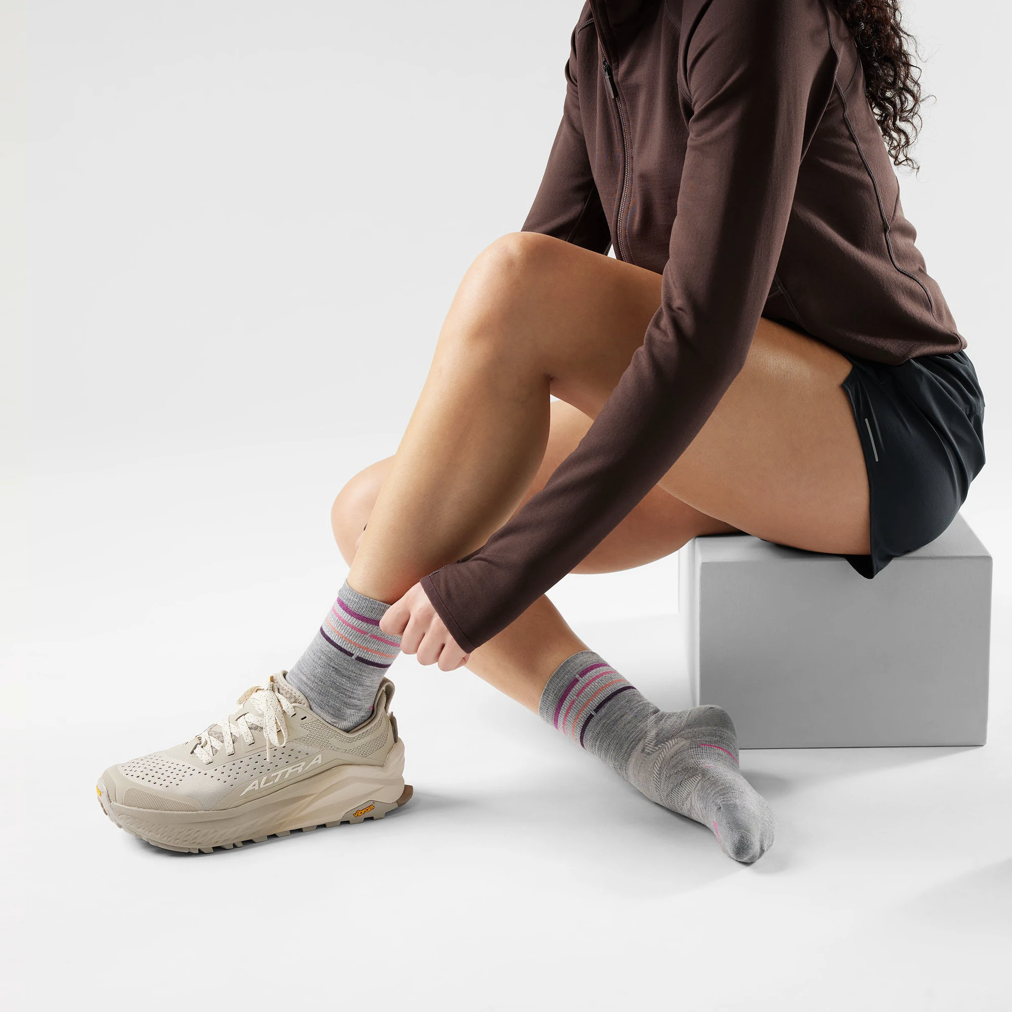 2. Șosete Merino alergare Smartwool Run Zero Cushion - gri Light Gray | Mid Crew | Zero Cushion