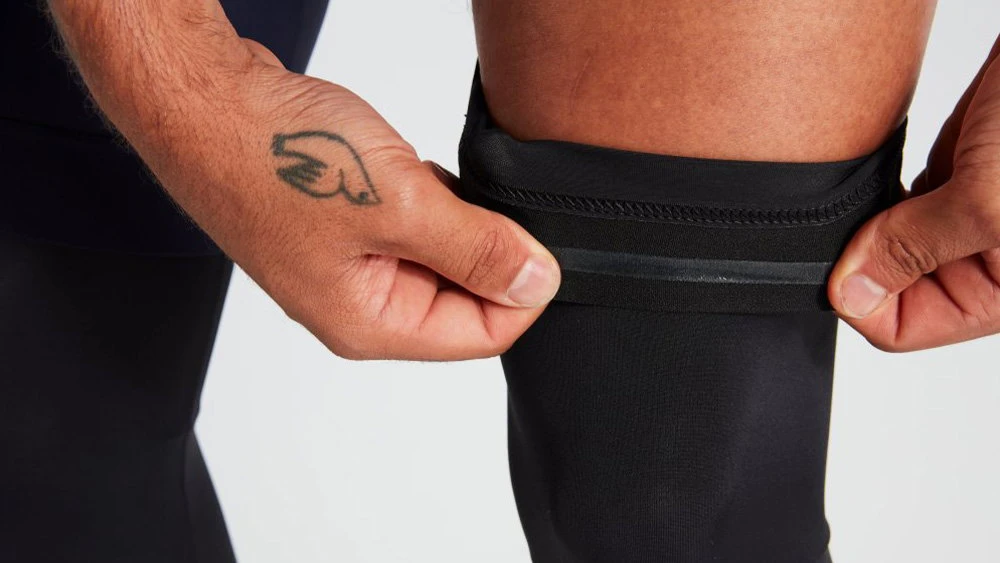 2. Incalzitoare genunchi SPECIALIZED Knee Covers - Black