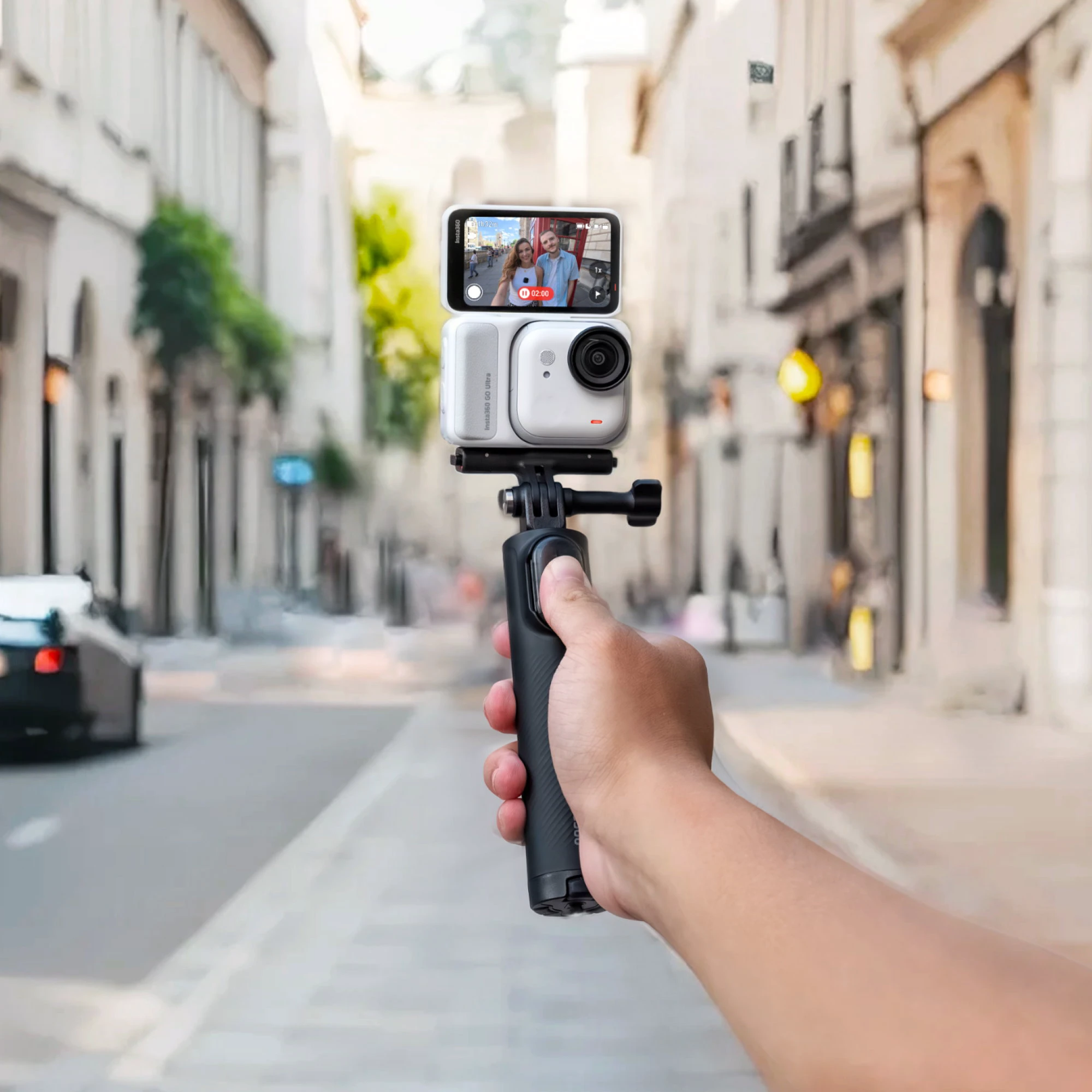5. Trepied Insta360 Mini 2-in-1 Tripod 2.0 | selfie stick + trepied