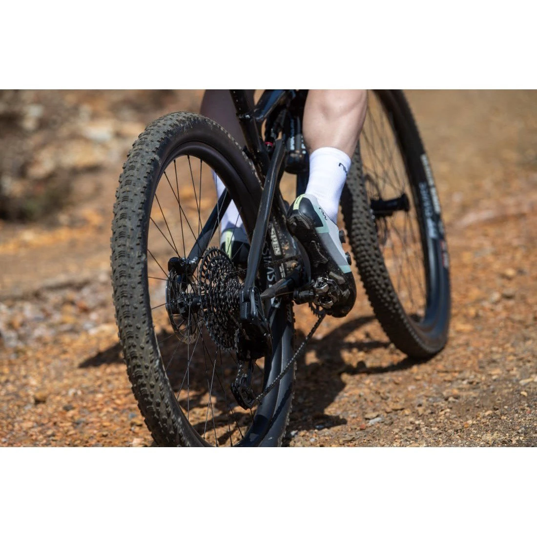 11. Pantofi ciclism MTB XC Northwave Extreme XT - gri/verde salvie | talpă carbon