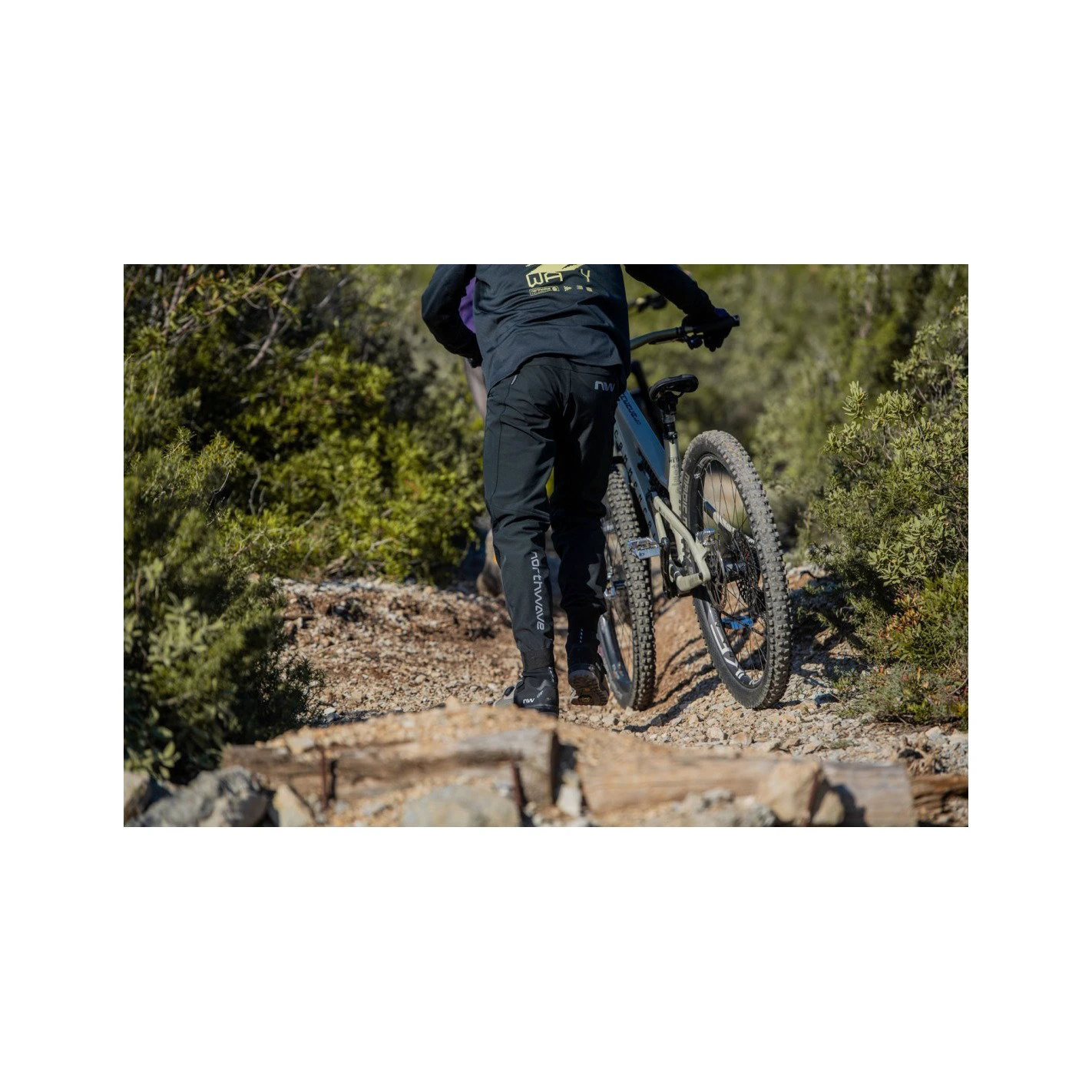 7. Pantaloni ciclism iarnă Northwave Bomb Winter - negru | protecție termică