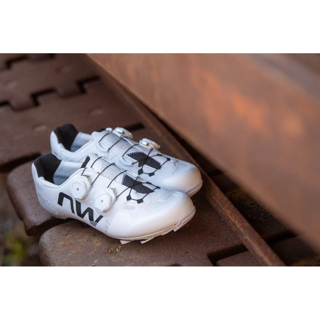 19. Pantofi ciclism MTB XC Northwave Extreme X - alb | talpă carbon