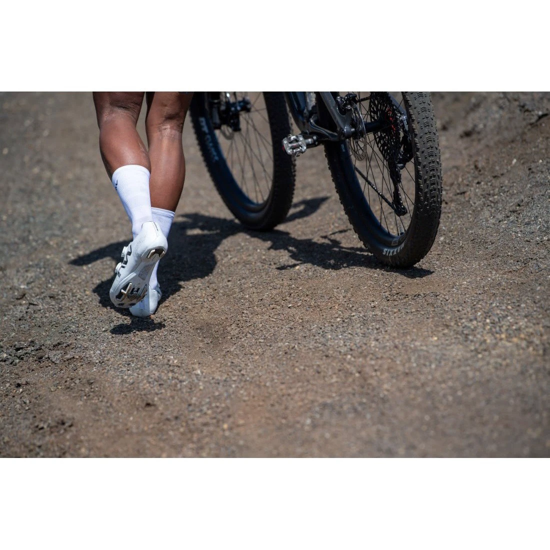 12. Pantofi ciclism MTB XC Northwave Extreme X - alb | talpă carbon