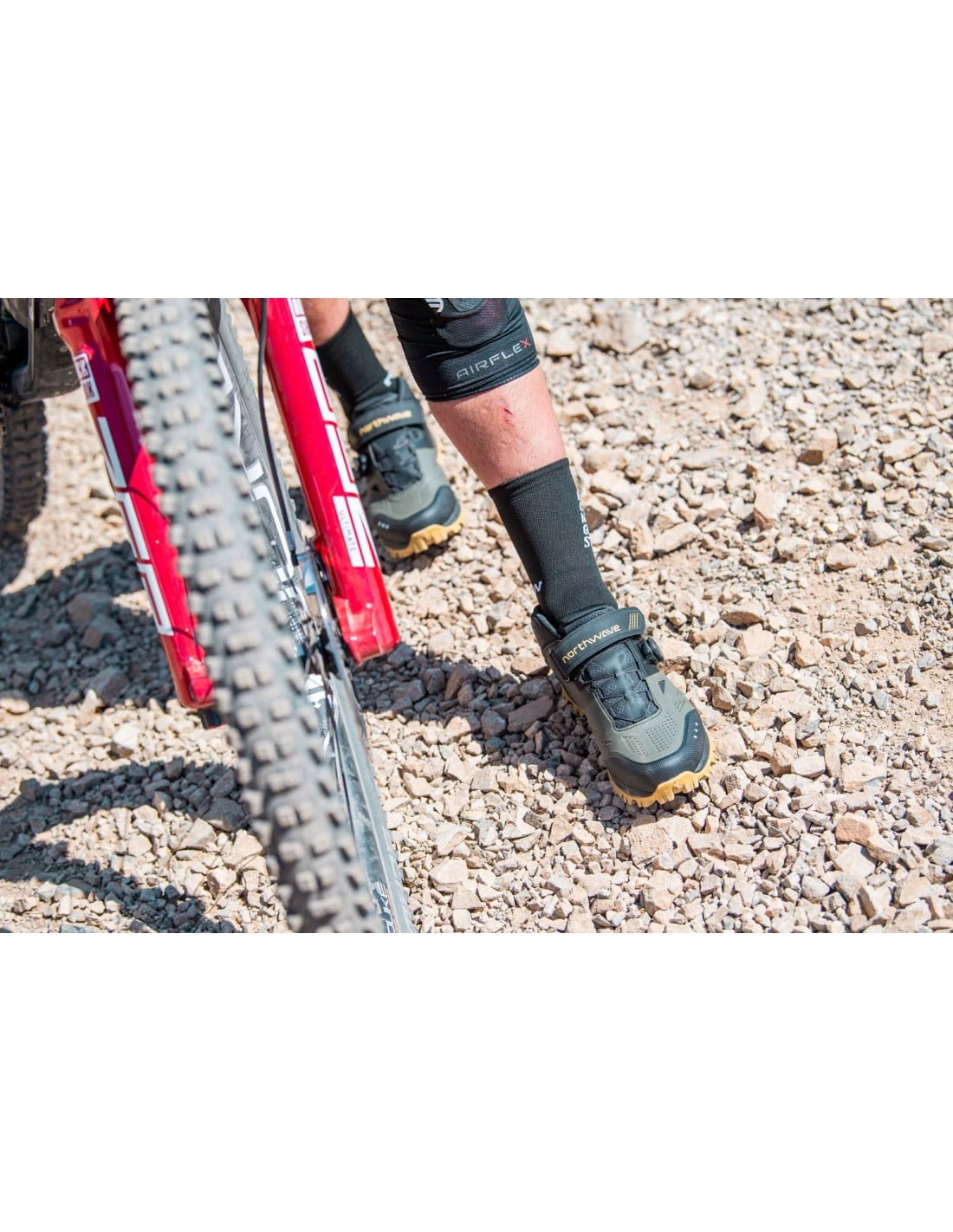 4. Pantofi MTB Northwave Enduro Mid 2 - negru/gri închis | All Mountain