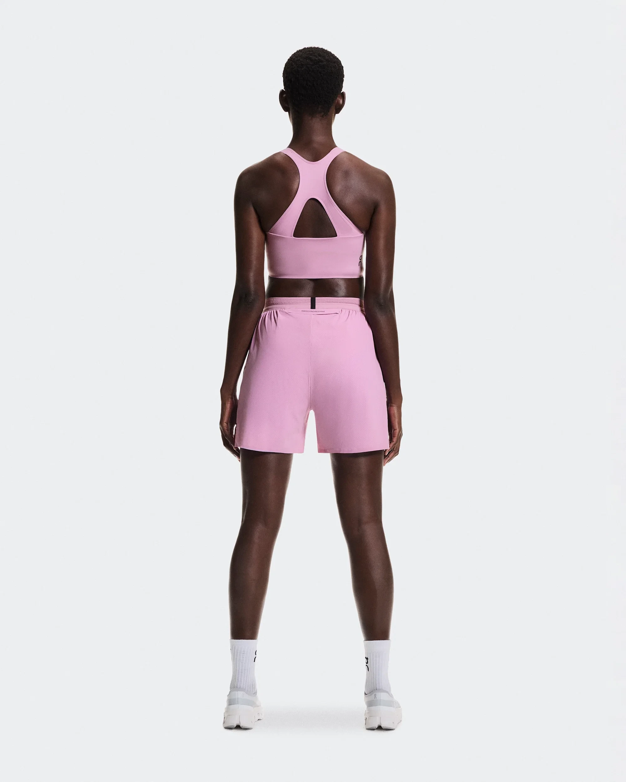 2. Crop top On Performance Crop W - roz Sakura | susținere la alergare