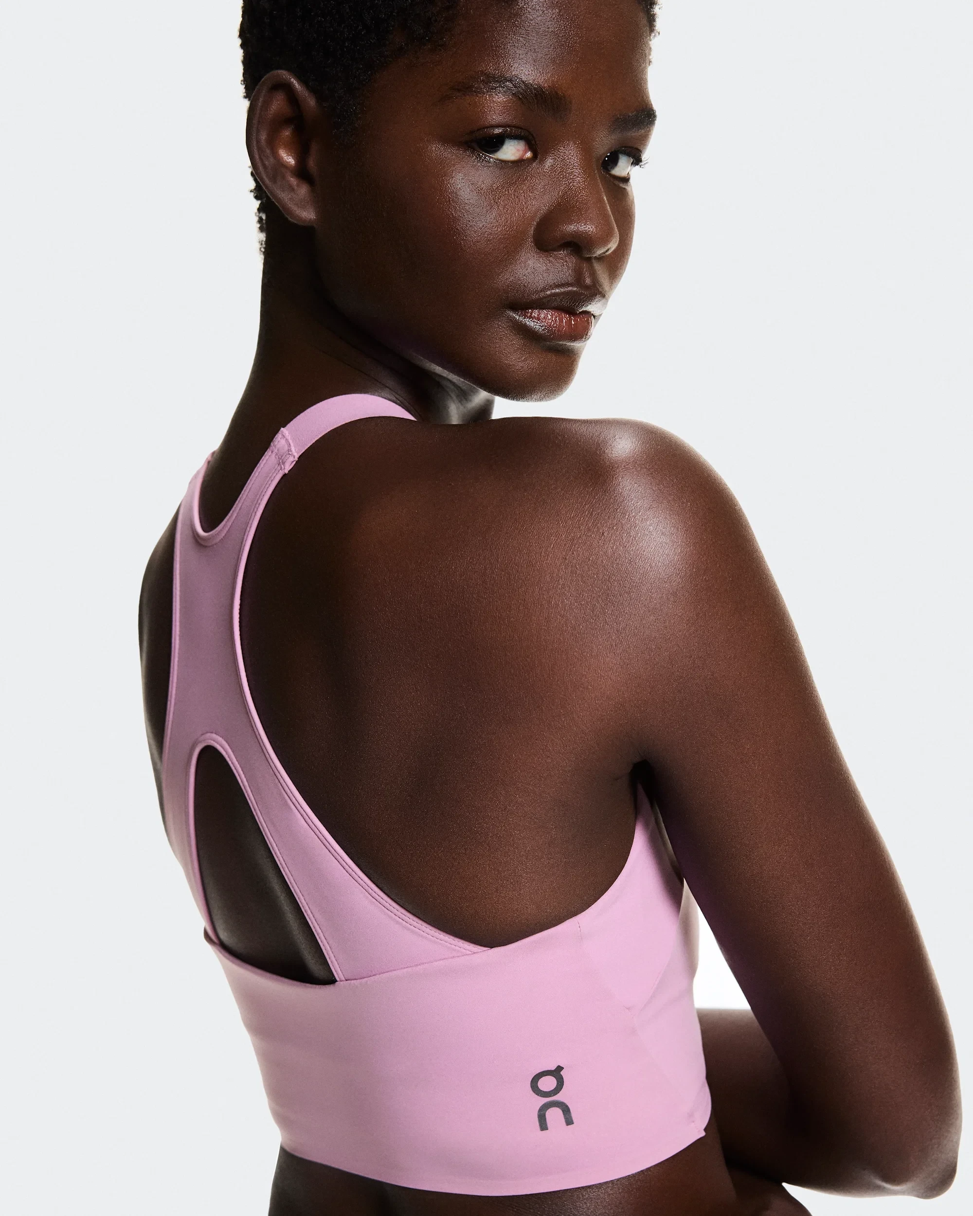 5. Crop top On Performance Crop W - roz Sakura | susținere la alergare
