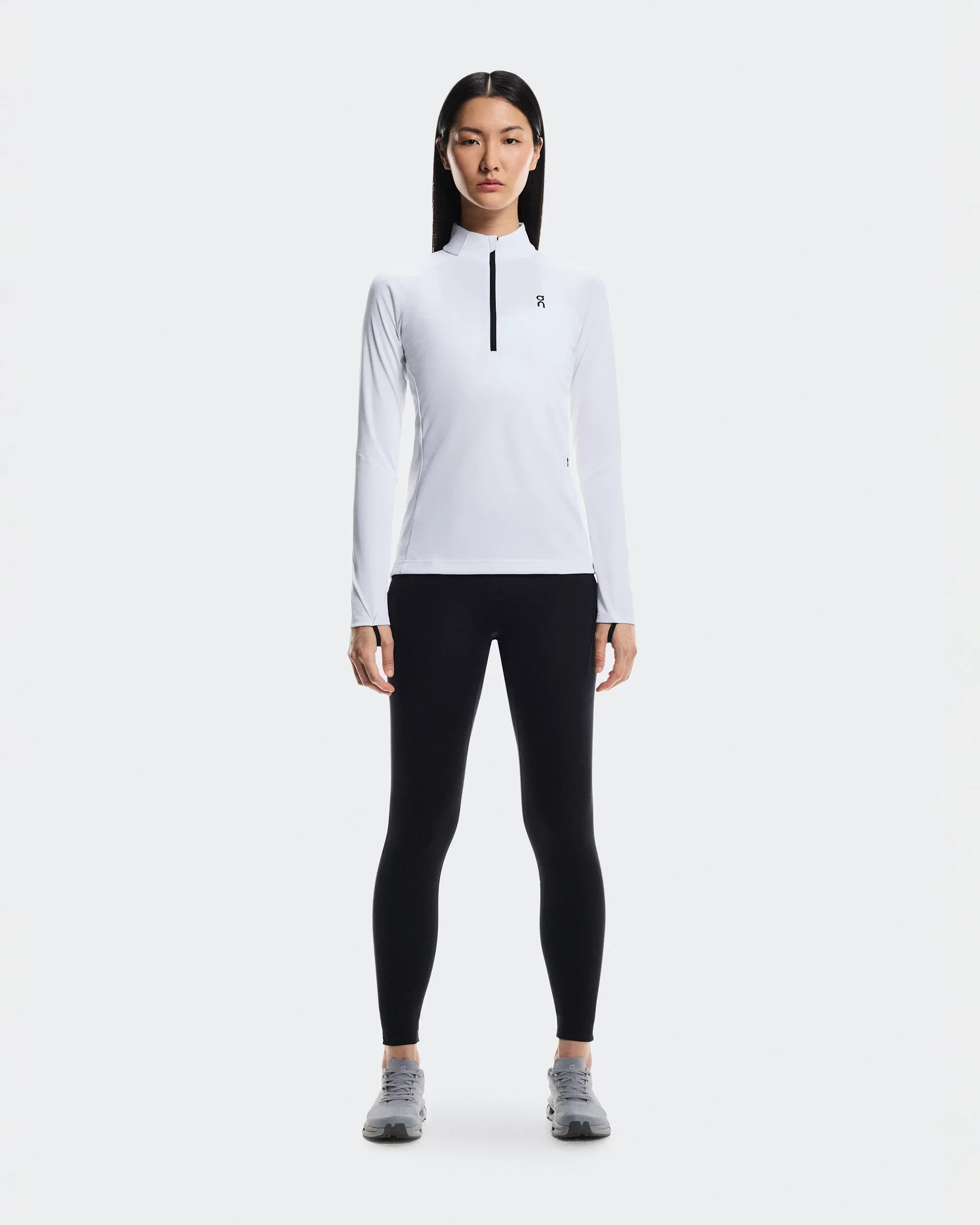 1. Bluză tehnică On Climate Shirt W - albă | alergare și hiking