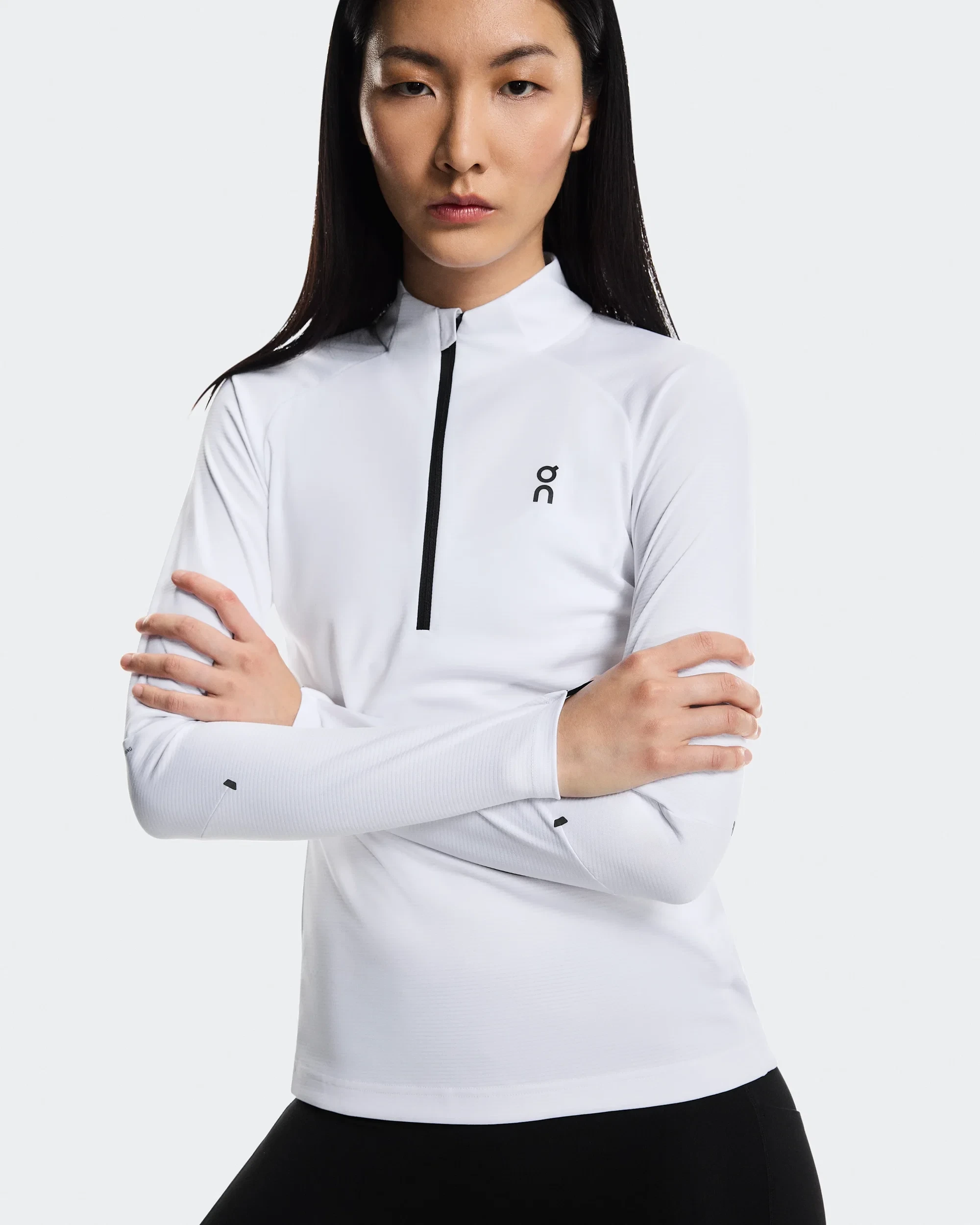 7. Bluză tehnică On Climate Shirt W - albă | alergare și hiking