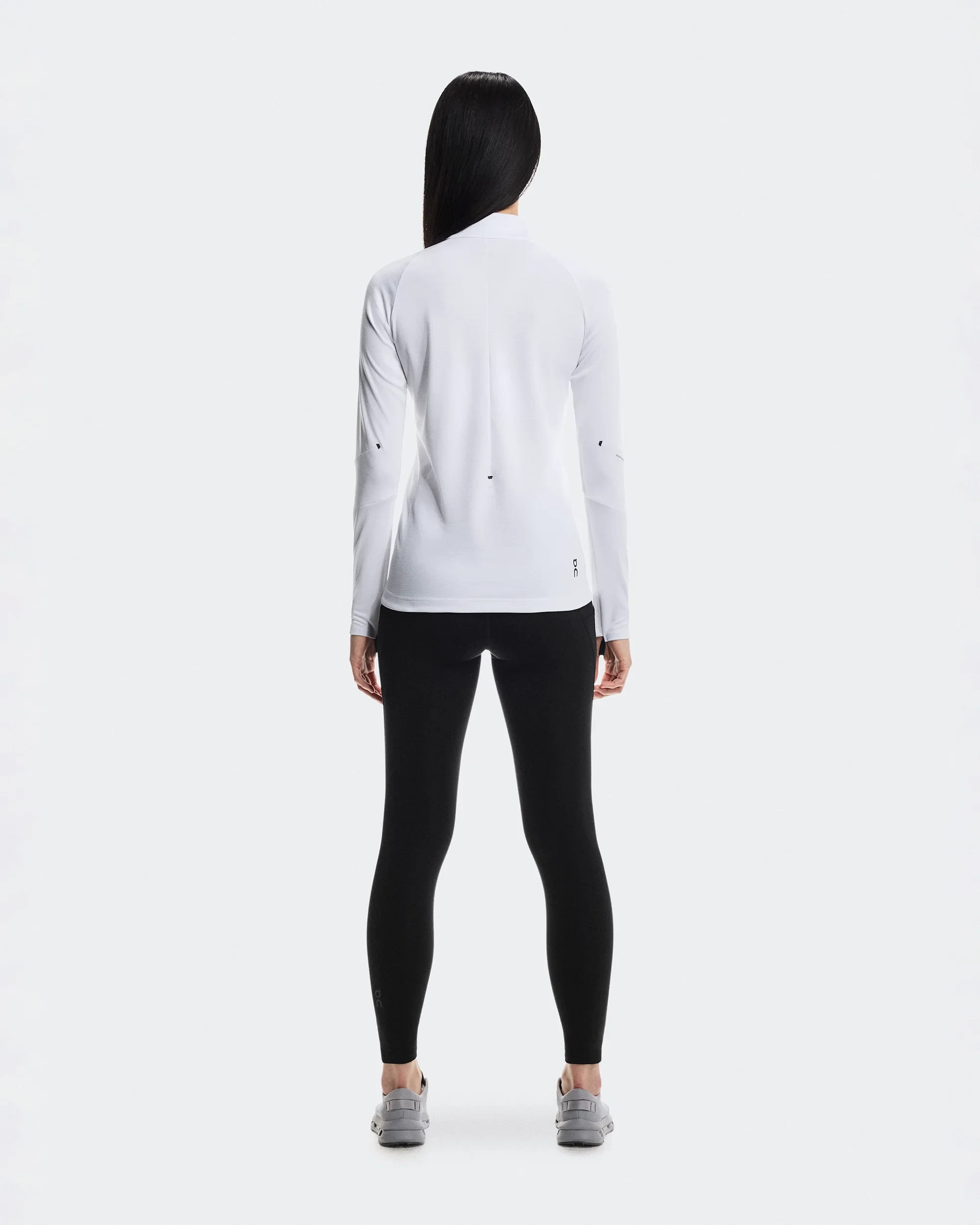 2. Bluză tehnică On Climate Shirt W - albă | alergare și hiking