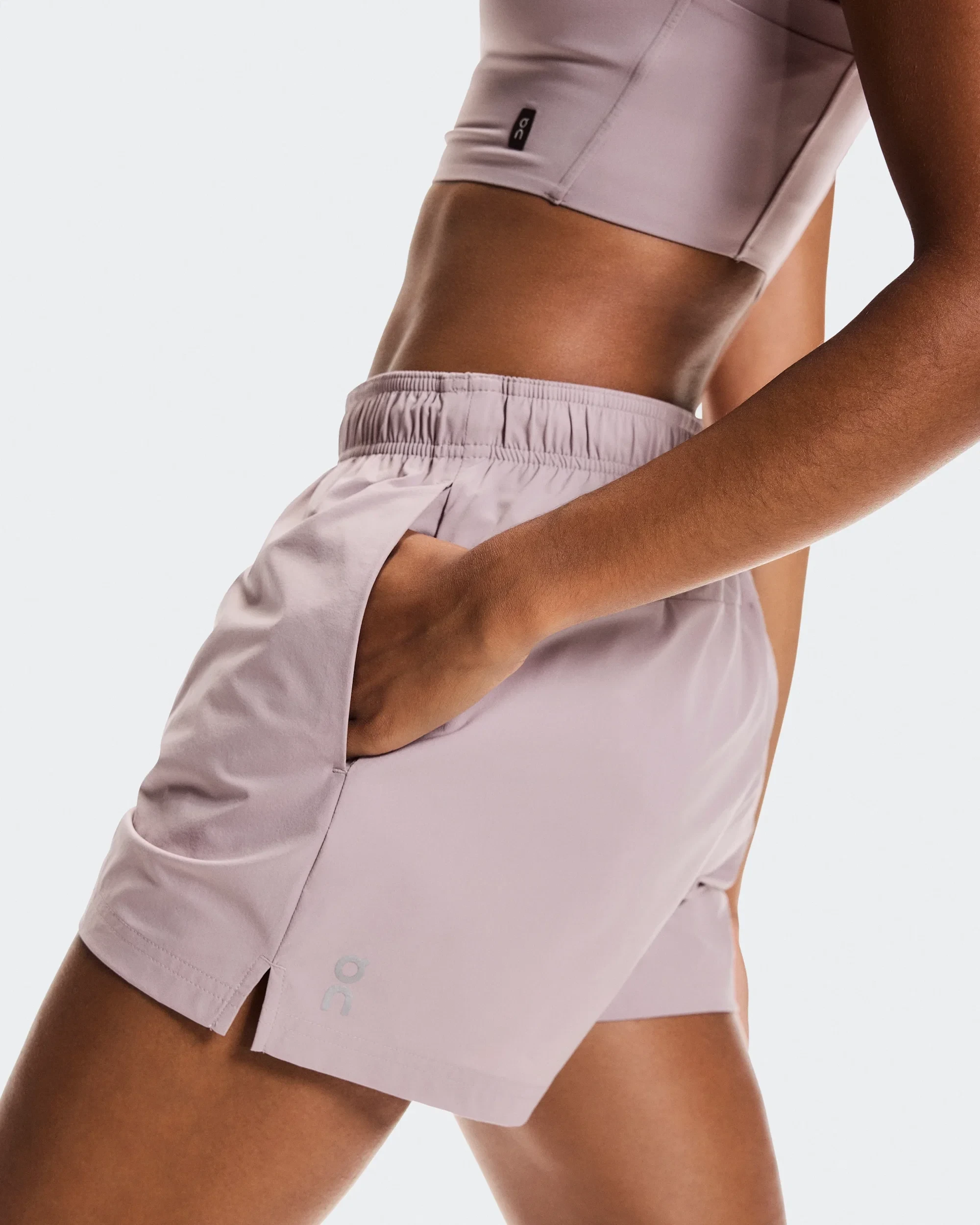 4. Pantaloni scurți alergare On 3" Core Shorts W - albastru Heron | ușori