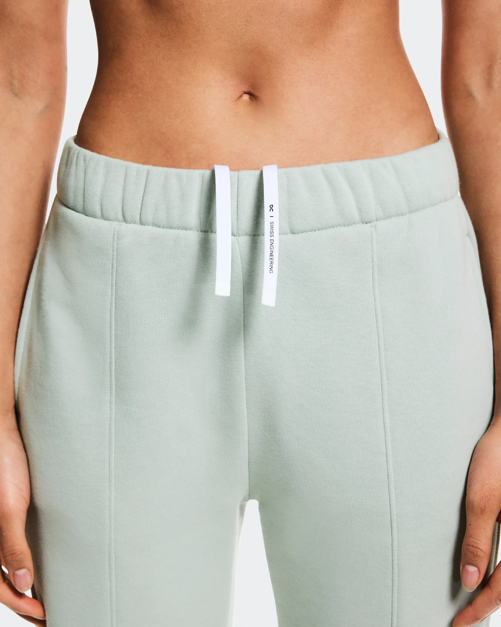 4. Pantaloni On Club Pants W - verde Mineral | confort și stil activ
