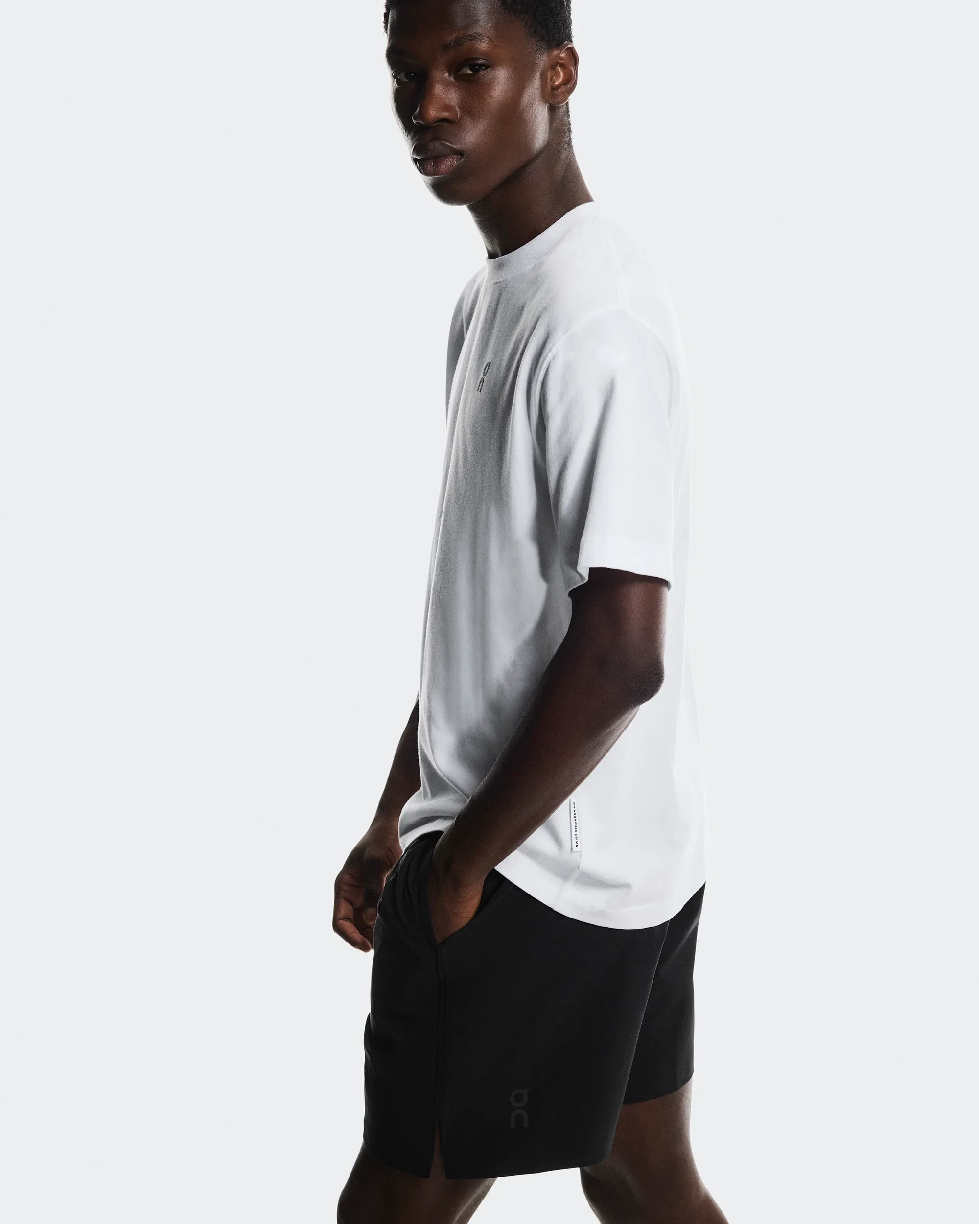 3. Pantaloni scurți On Focus Shorts - negru | antrenament și alergare