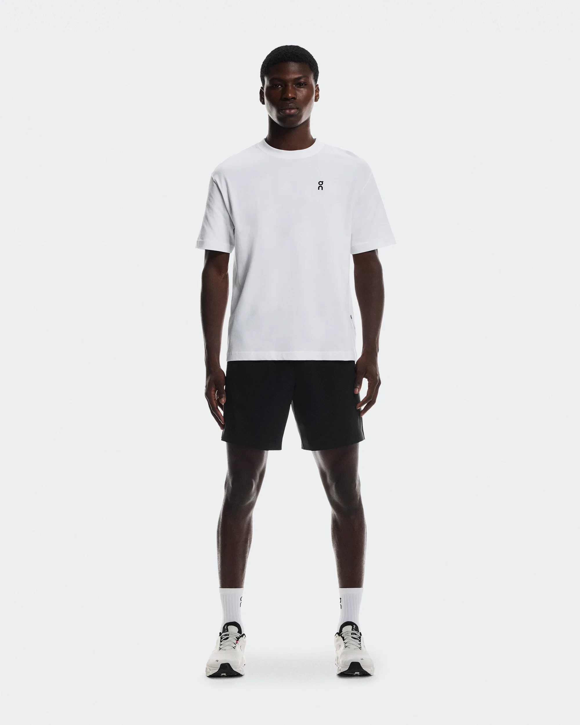 Pantaloni scurți On Focus Shorts - negru | antrenament și alergare - 189721