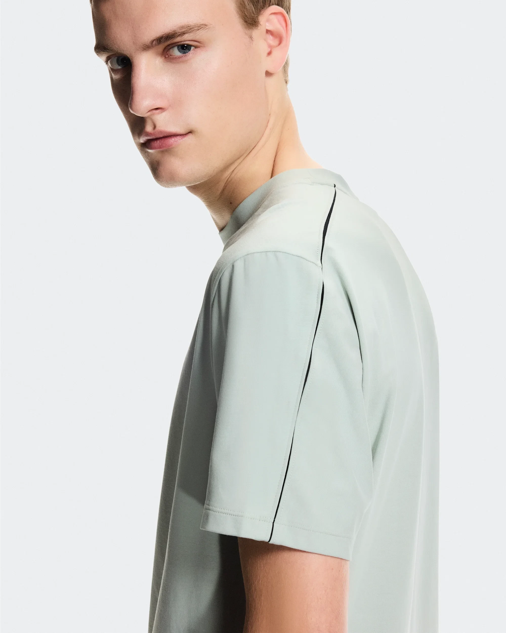 4. Tricou antrenament On Focus-T - mineral | studio și recuperare
