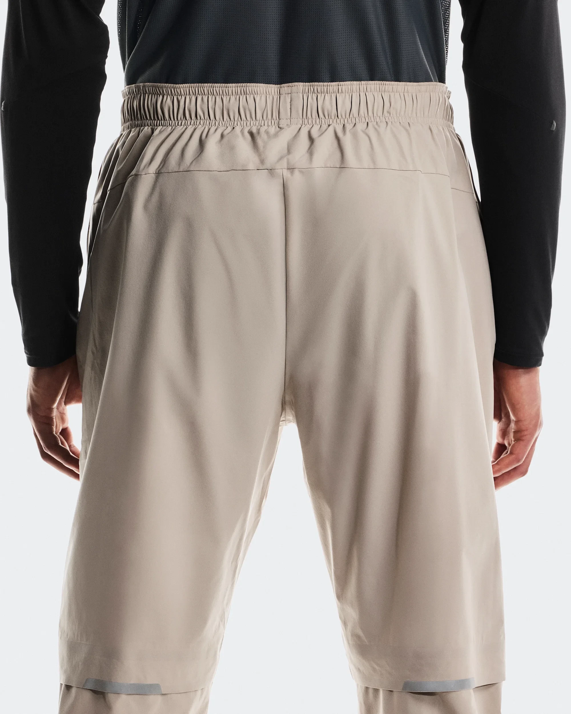 5. Pantaloni alergare On Core Pants - bej Desert | ușori și elastici