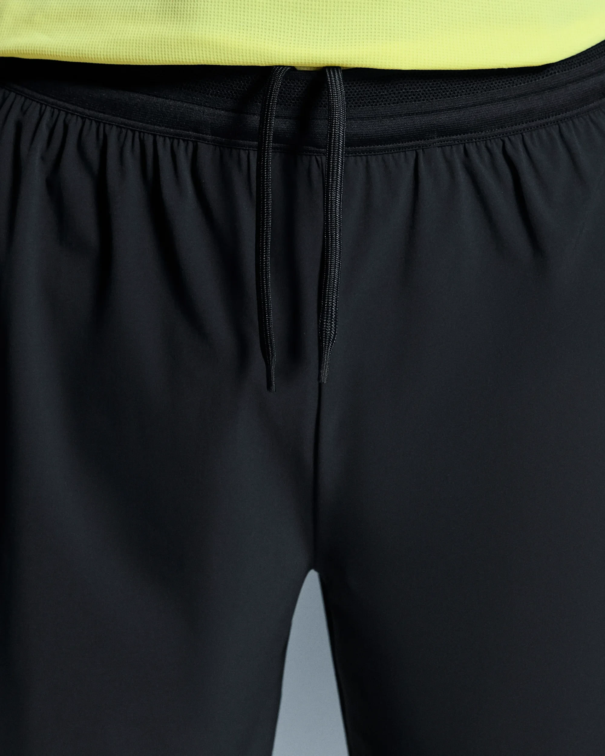 4. Pantaloni scurți 2in1 On 5" Performance - negru | alergare