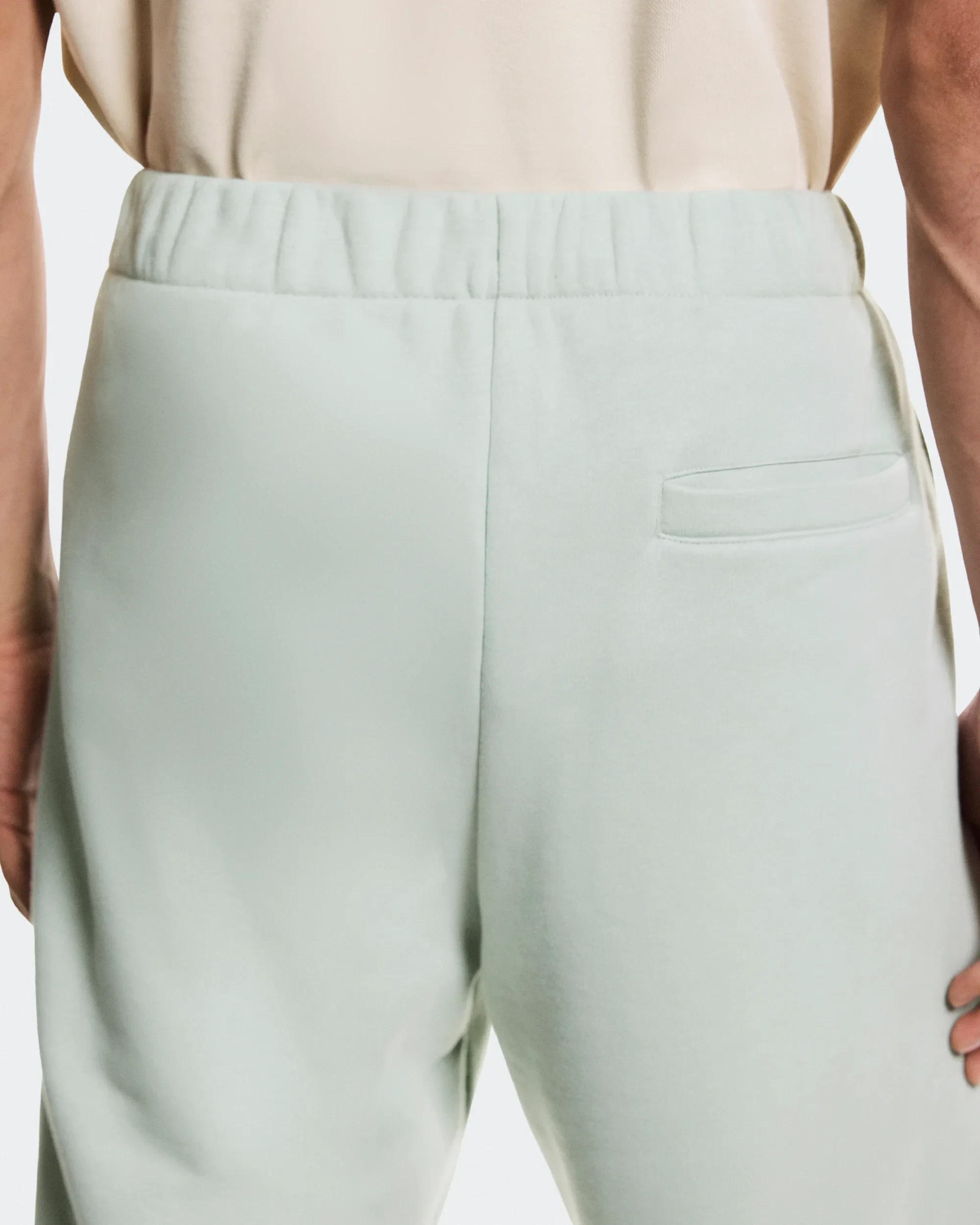 5. Pantaloni On Club Pants - verde Mineral | confort activ recuperare