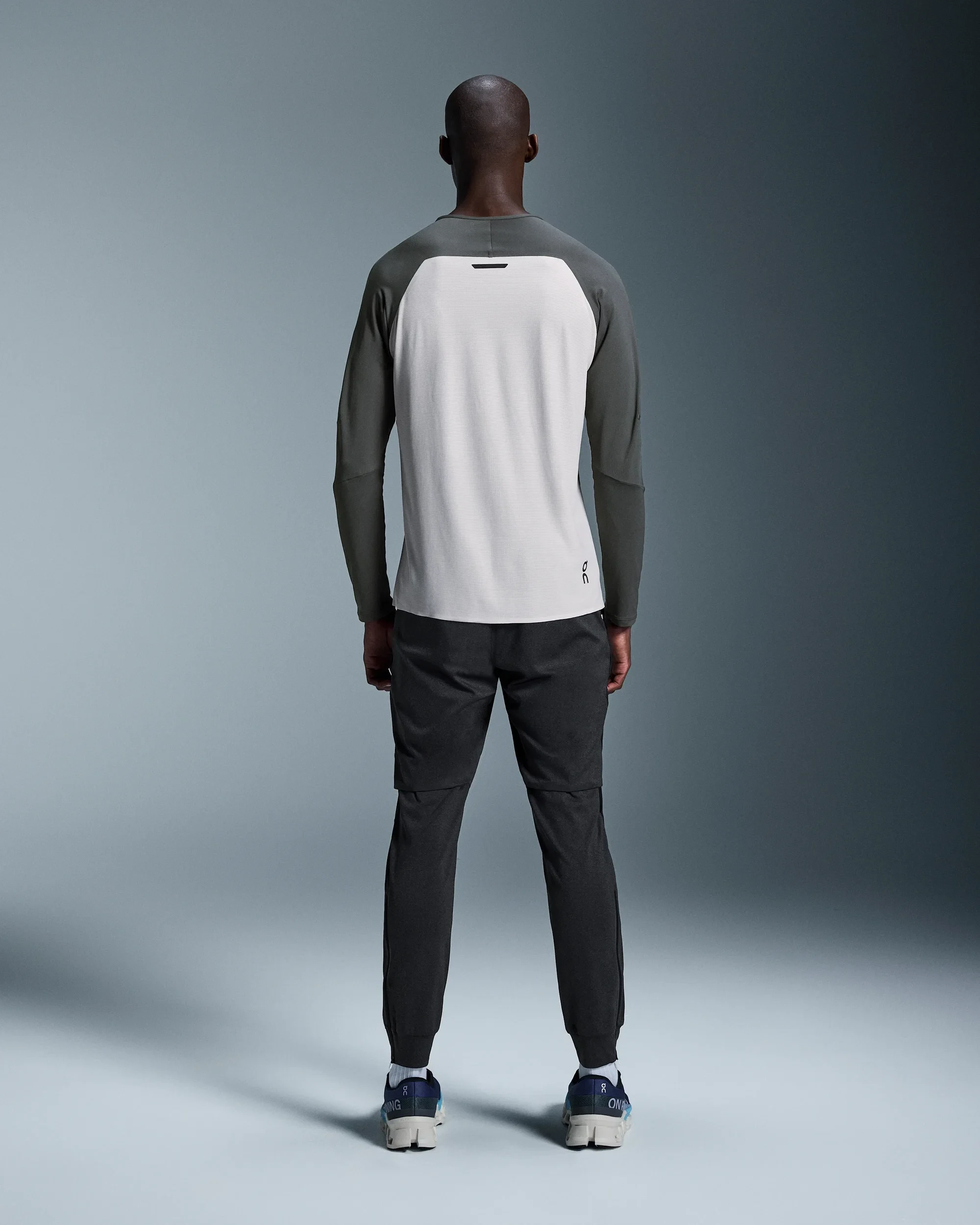 2. Pantaloni alergare On Weather Pants - negru | rezistenți vânt și apă