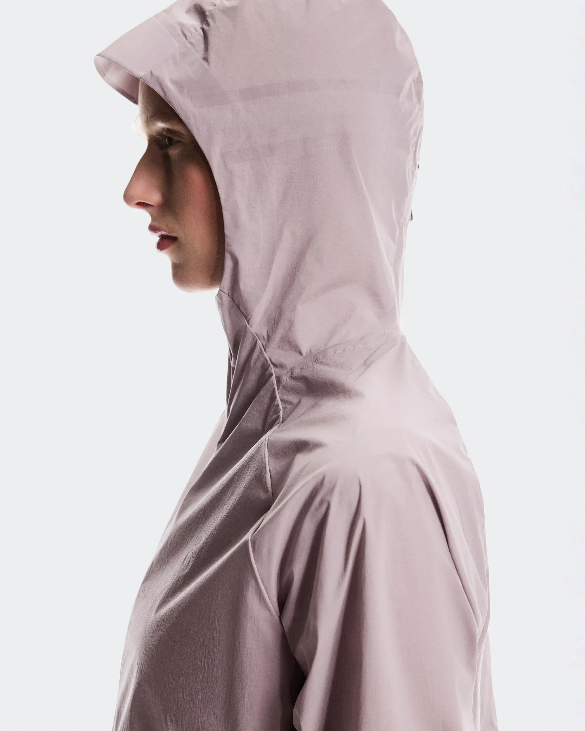 6. Jachetă alergare On Core Jacket W - gri Heron | Gobi | all-weather