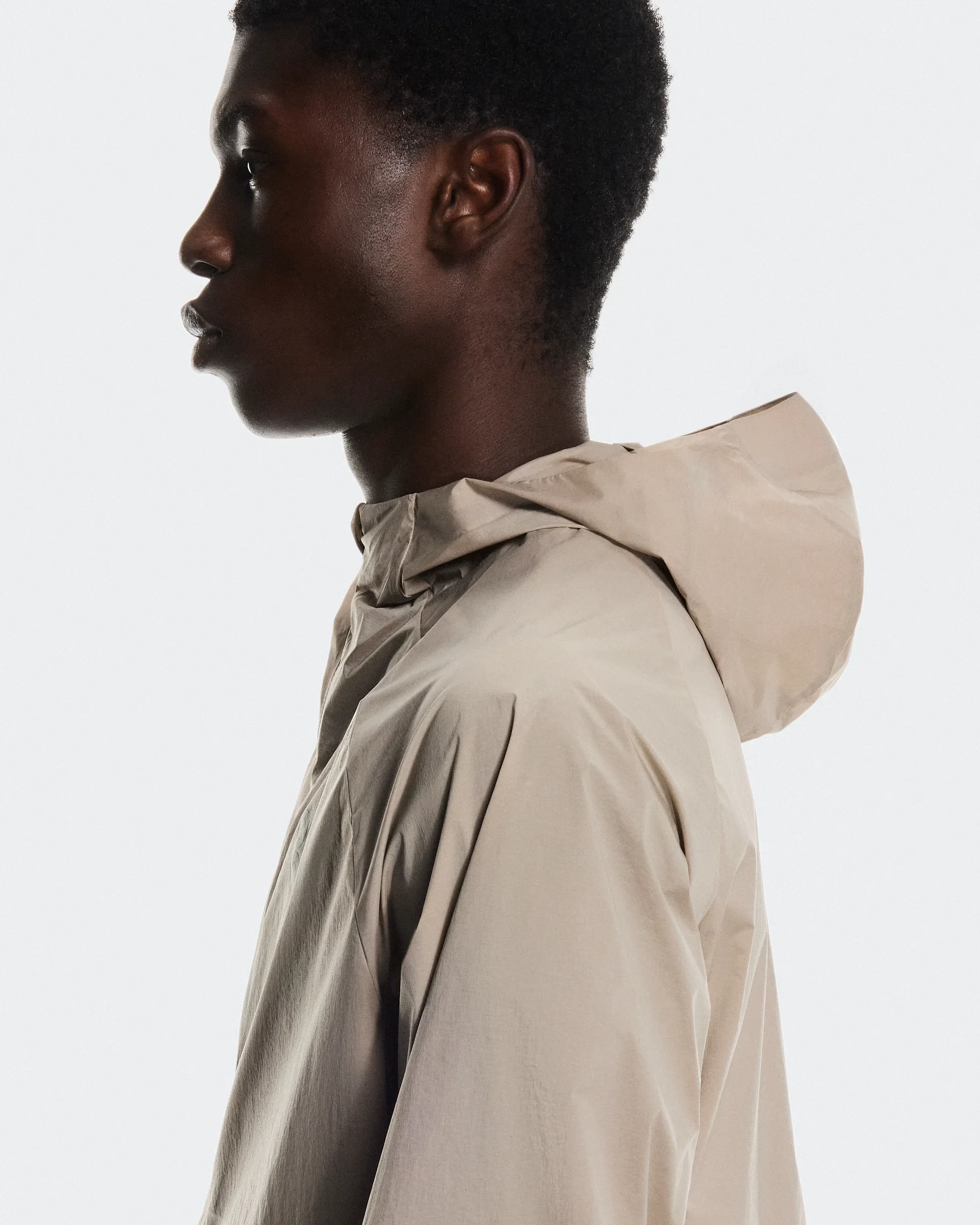 4. Jachetă On Core Jacket - bej Desert | alergare și activitate zilnică