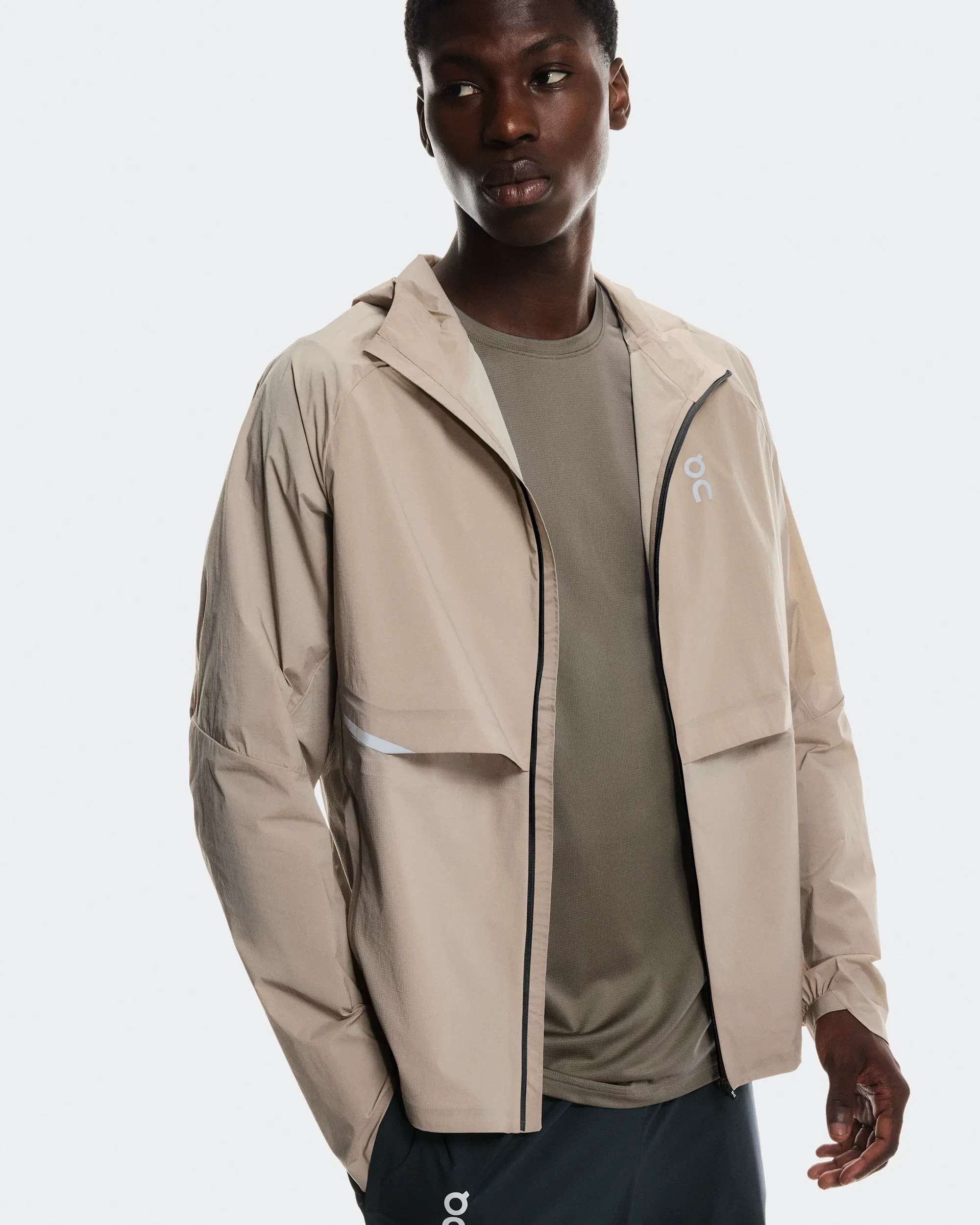 7. Jachetă On Core Jacket - bej Desert | alergare și activitate zilnică