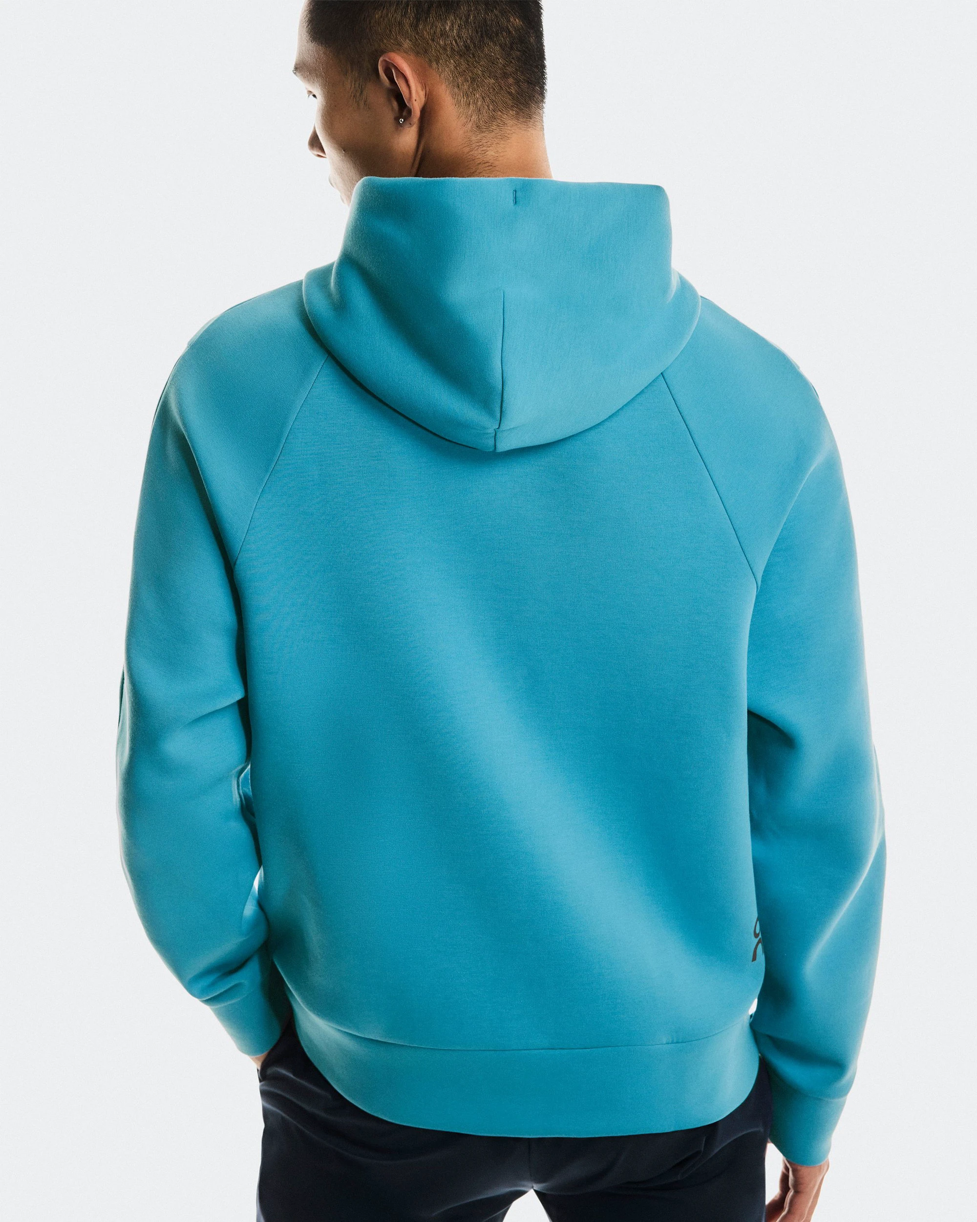 4. Hanorac On Focus Tech Hoodie - albastru Niagara | confort și performanță