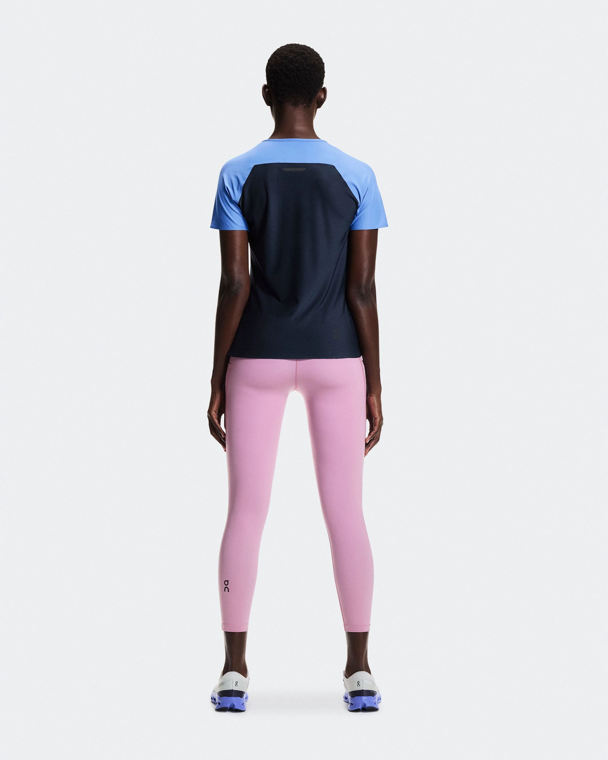2. Colanți 7/8 On Performance Tights 7/8 W - roz Sakura | alergare