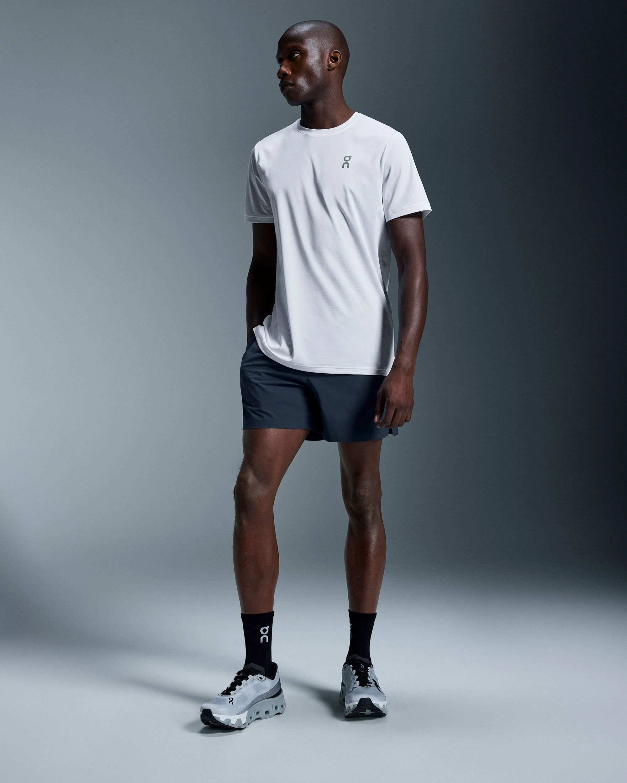 6. Pantaloni scurți On 7" Core Shorts - bleumarin Midnight | alergare