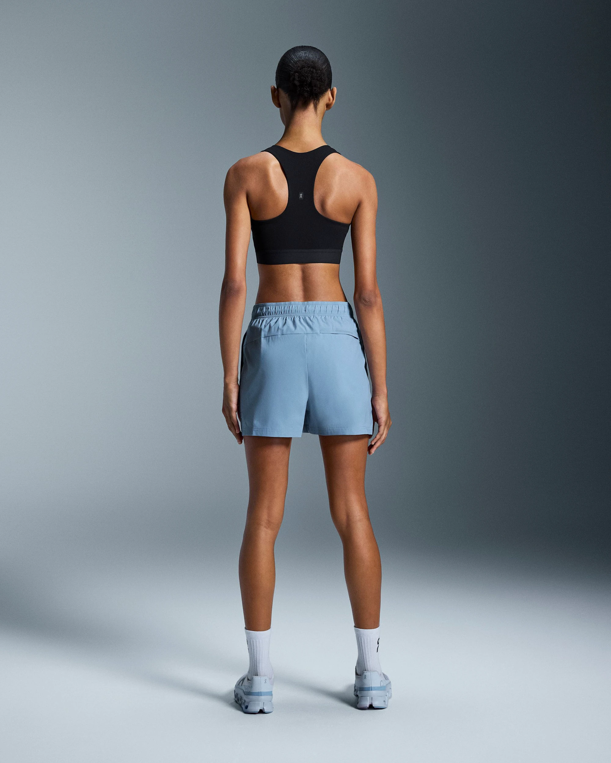 2. Bustieră On Core Bra W | suport și confort la antrenament - Black
