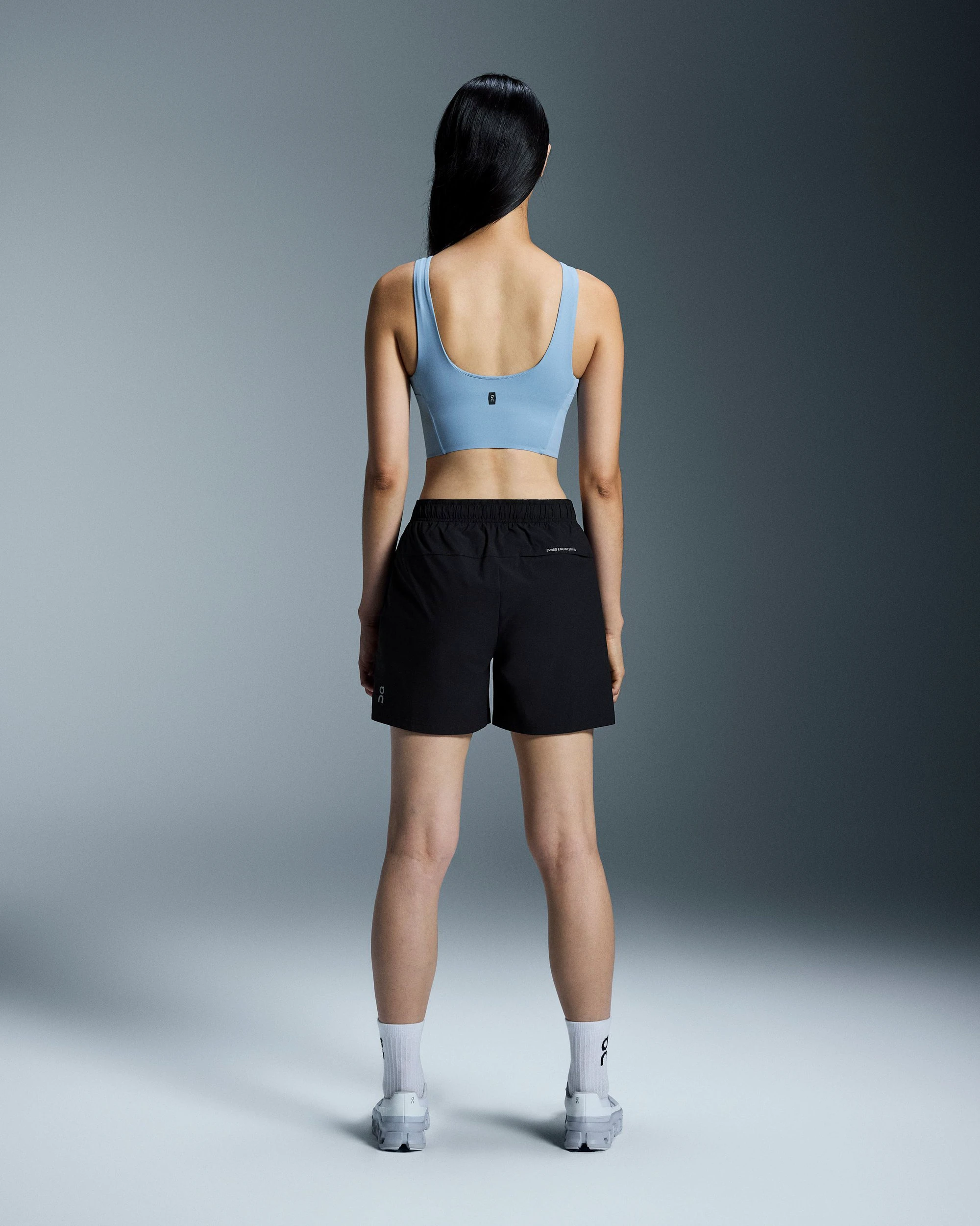 2. Pantaloni scurți On 5" Core Shorts W - negru | ușori pentru alergare