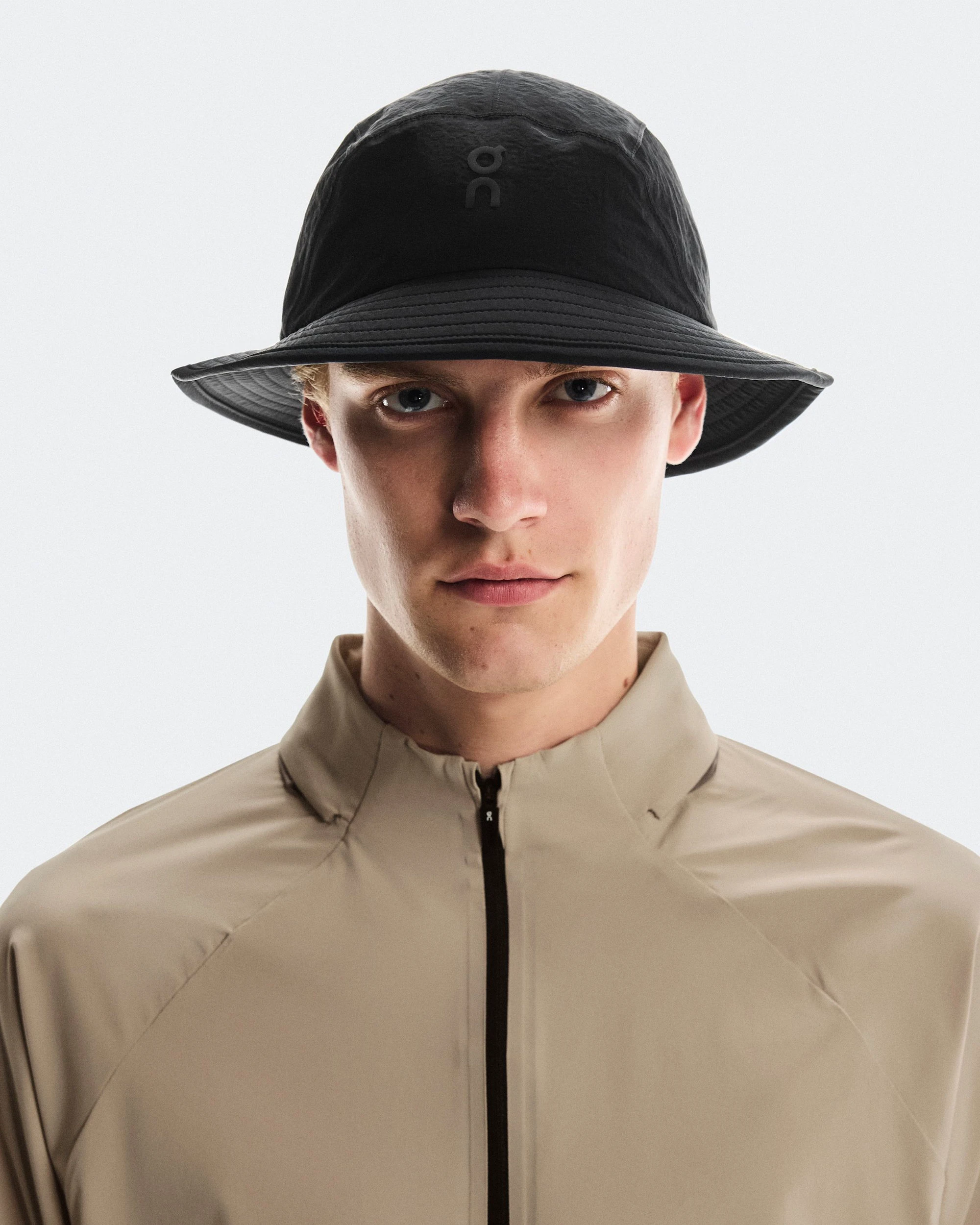 1. Șapcă trail On Trail Hat | ușoară și reglabilă - Black