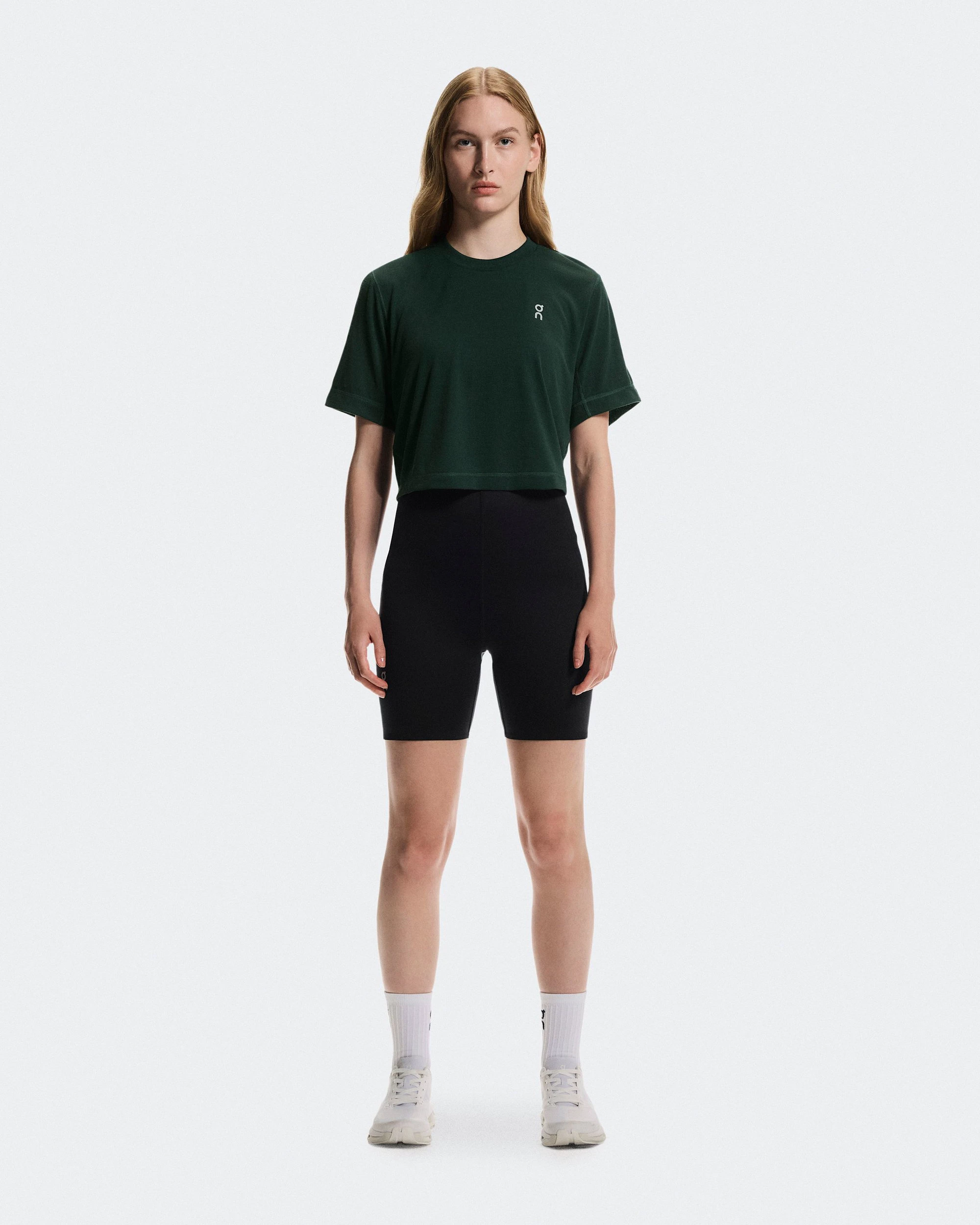 1. Crop top antrenament On Train-T Crop W - obsidian | DryTec™